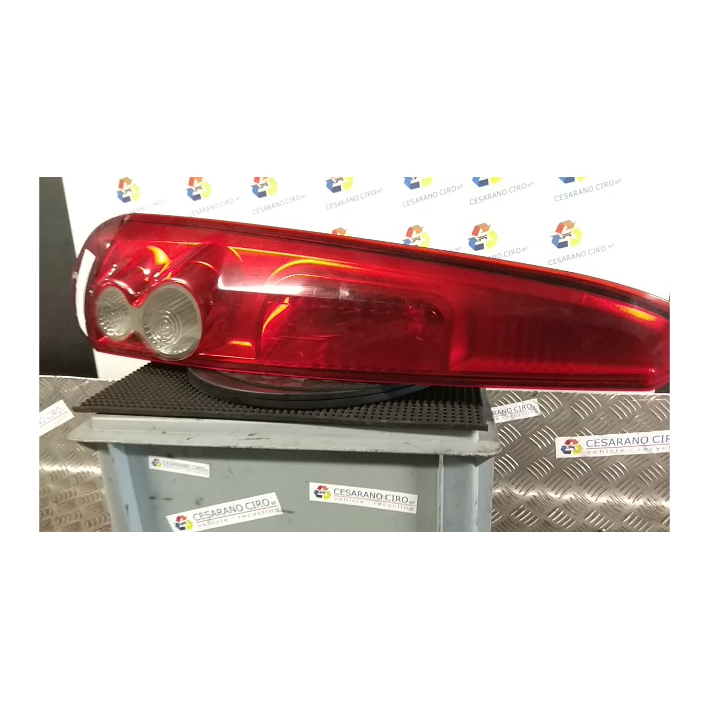 FANALE POST. SX. 101 FORD FIESTA (CBK) (03/02-12/05) FUJA 1324578