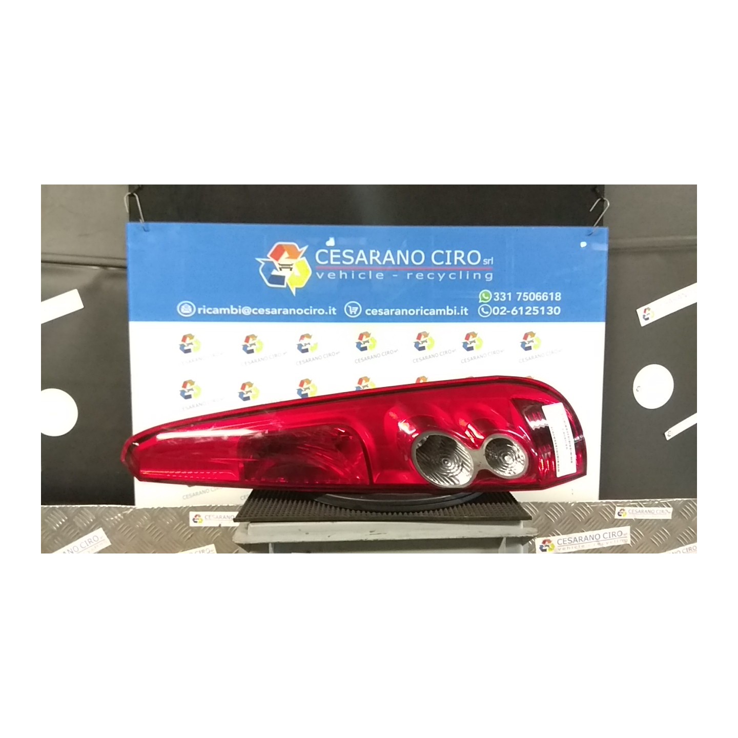 FANALE POST. DX. 102 FORD FIESTA (CBK) (03/02-12/05) FUJA 1324563
