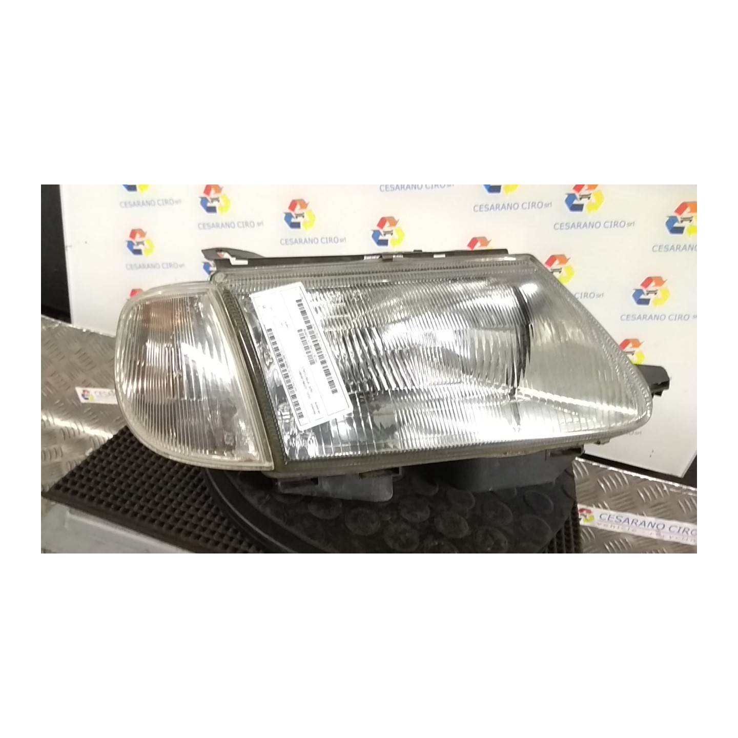 PROIETTORE DX. 123 CITROEN SAXO (03/96-08/99) HDZ 6205N5