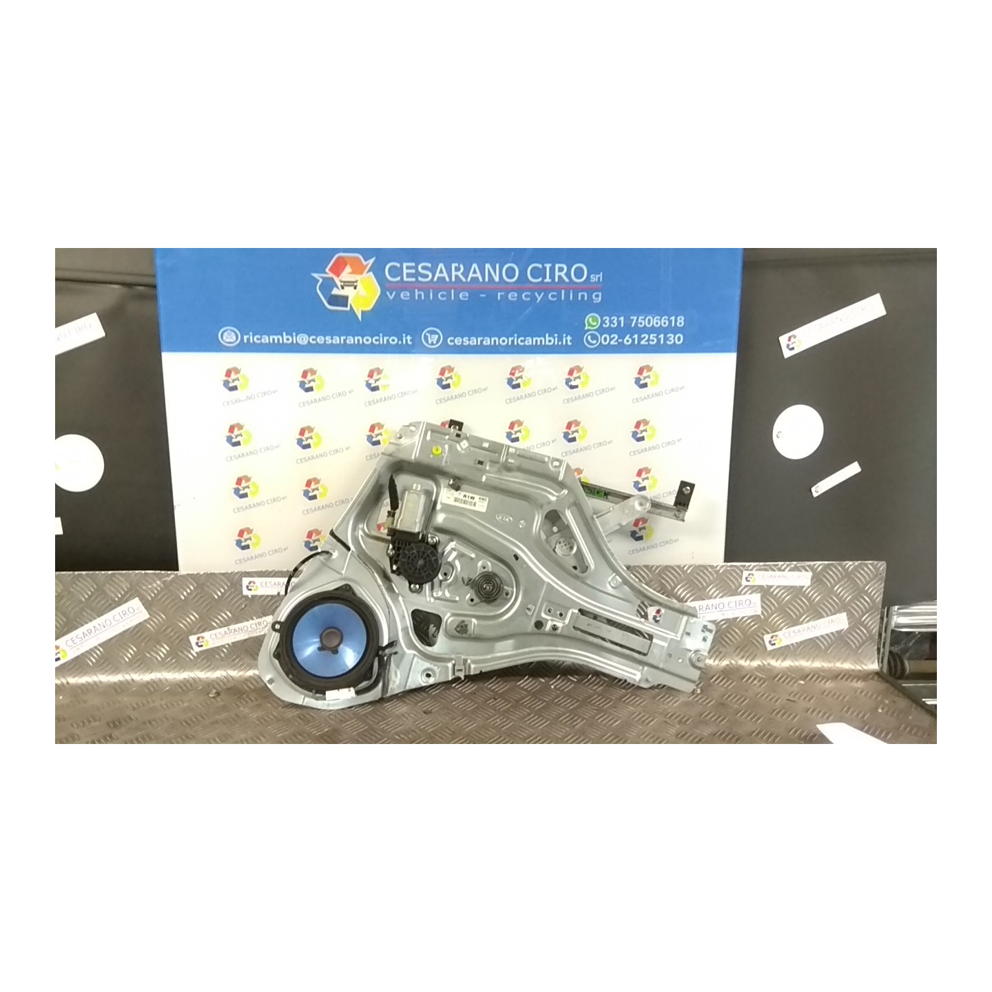 ALZACRISTALLO ELETTR. PORTA ANT. C/MOTORINO DX. 008 KIA SPORTAGE 2A SERIE (10/04-05/11 D4EA 824021F010