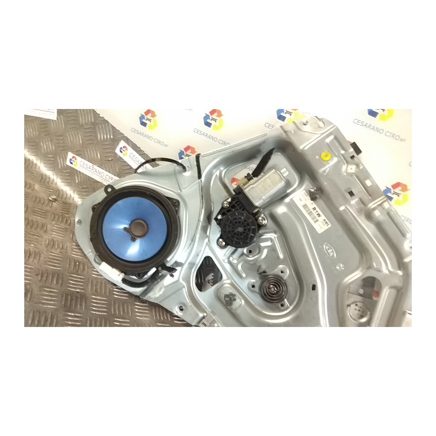ALZACRISTALLO ELETTR. PORTA ANT. C/MOTORINO DX. 008 KIA SPORTAGE 2A SERIE (10/04-05/11 D4EA 824021F010