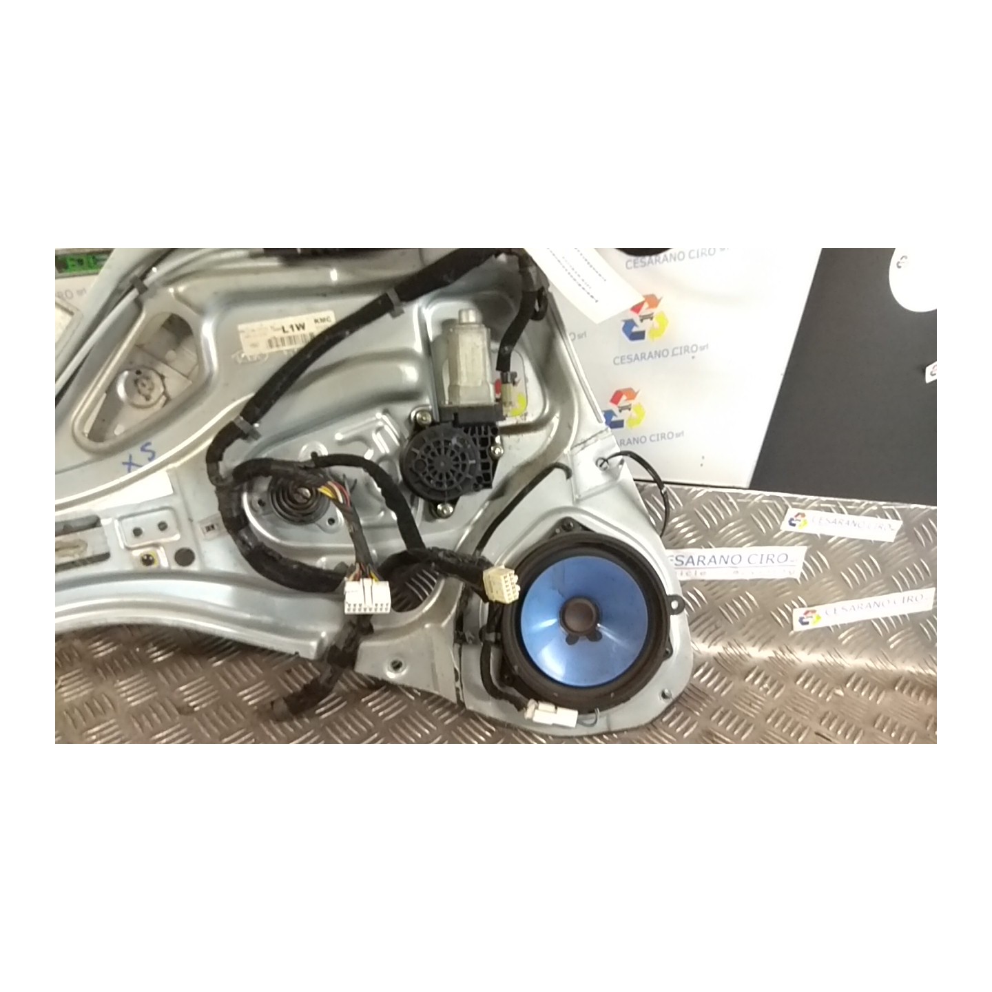 ALZACRISTALLO ELETTR. PORTA ANT. C/MOTORINO SX. 009 KIA SPORTAGE 2A SERIE (10/04-05/11 D4EA 824011F010