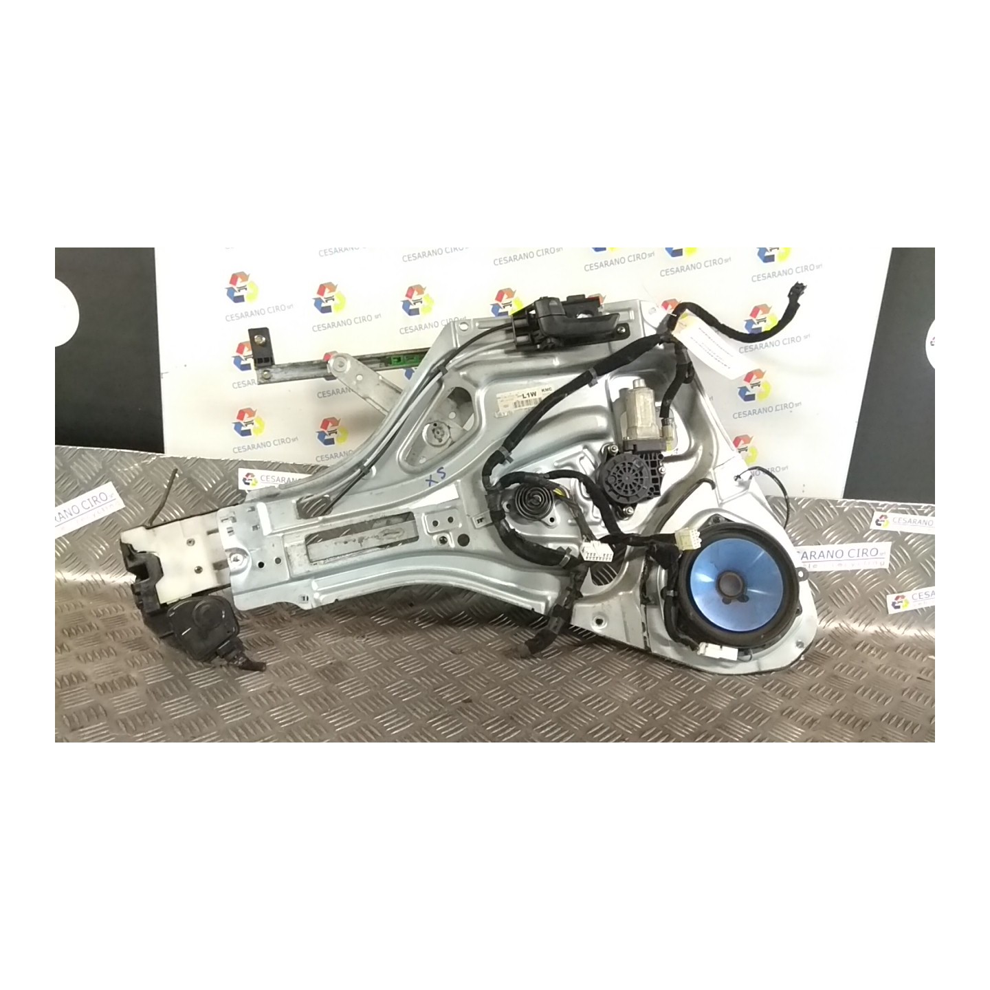 ALZACRISTALLO ELETTR. PORTA ANT. C/MOTORINO SX. 009 KIA SPORTAGE 2A SERIE (10/04-05/11 D4EA 824011F010