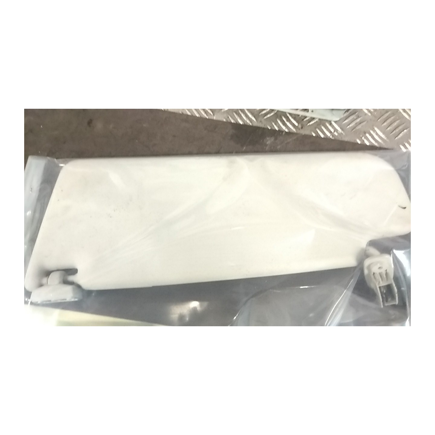 ALETTA PARASOLE PARABREZZA DX. 053 ALFA ROMEO 147 (W8) (10/04-07/11) AR37203 156070684