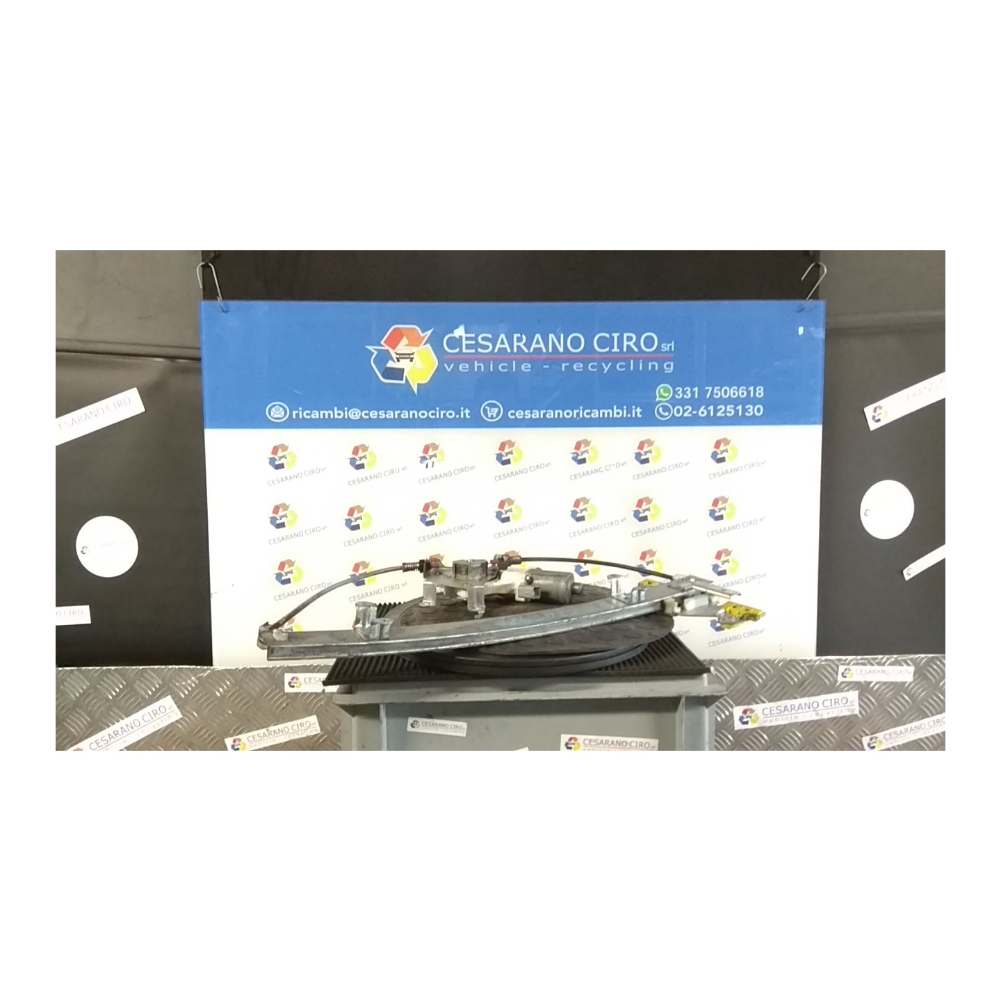 ALZACRISTALLO ELETTR. PORTA ANT. C/MOTORINO DX. 083 NISSAN MICRA (K12E) (11/02-05/06) CR10 80700BC40B