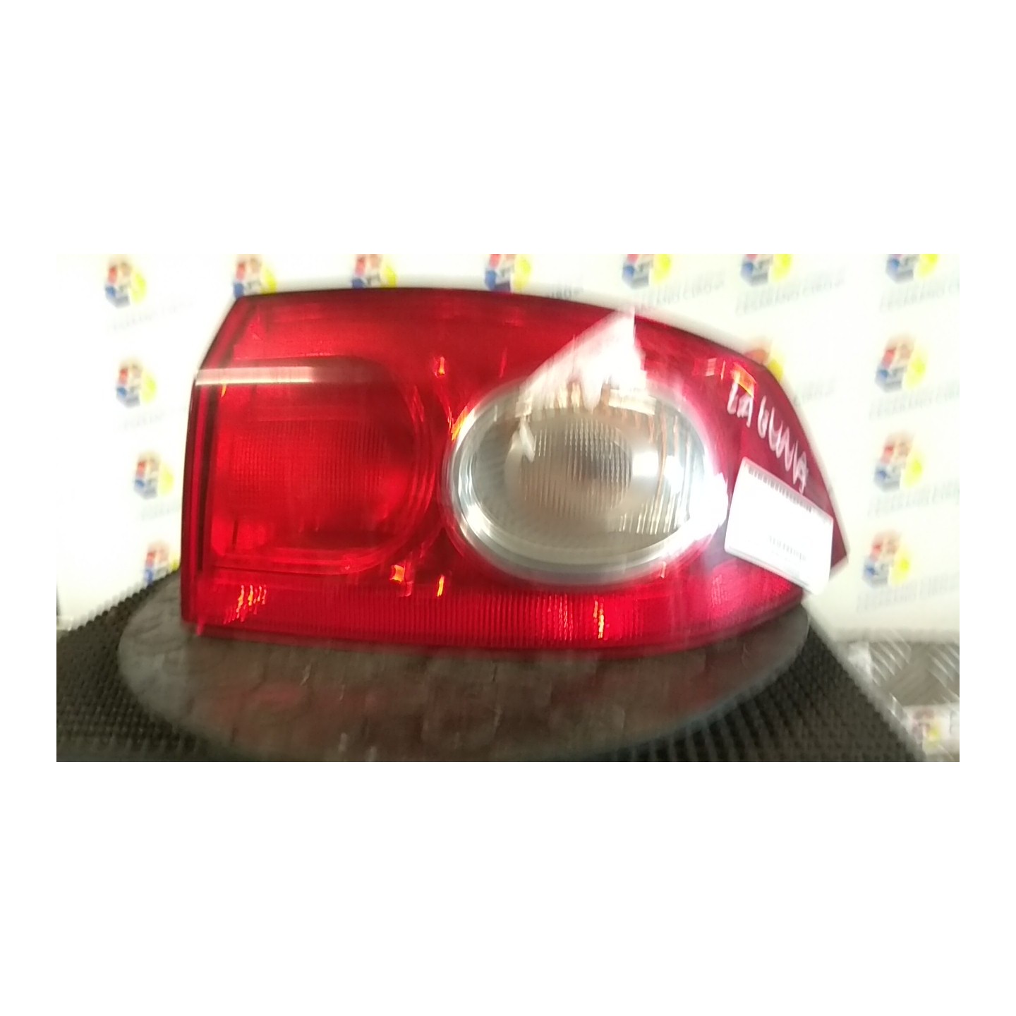FANALE POST. PARTE EST. DX. 060 RENAULT LAGUNA 2A SERIE (03/05-09/07) K4M57 8200262668
