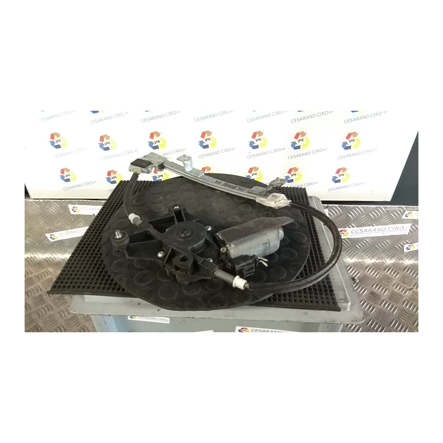 ALZACRISTALLO ELETTR. PORTA POST. CON MOTORINO DX. 030 ALFA ROMEO 156 1A SERIE (10/97-03/00) AR32301 60695864