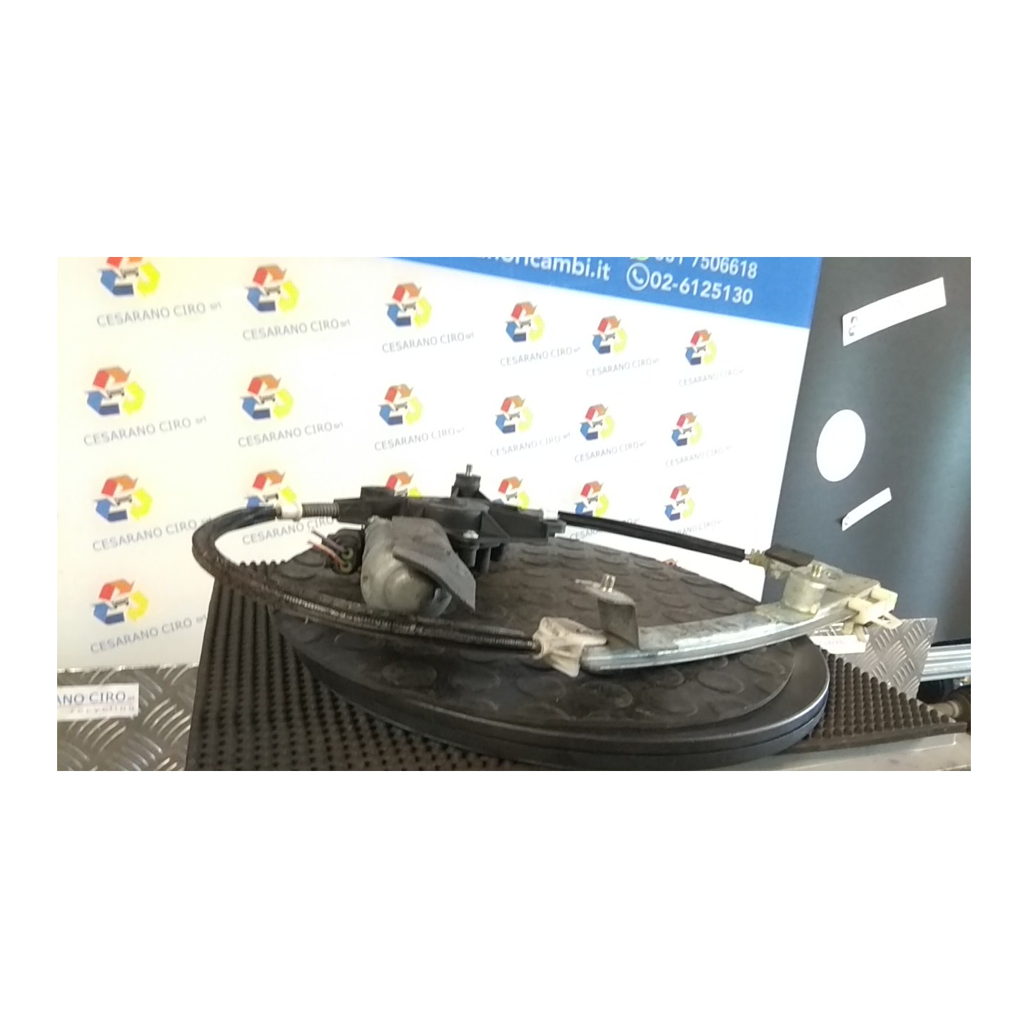 ALZACRISTALLO ELETTR. PORTA POST. CON MOTORINO DX. 030 ALFA ROMEO 156 1A SERIE (10/97-03/00) AR32301 60695864