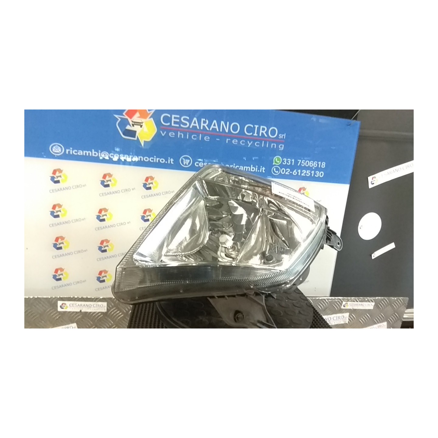 PROIETTORE DX. 040 OPEL MERIVA (X03) (03/03-12/10) Z16XE 93175365