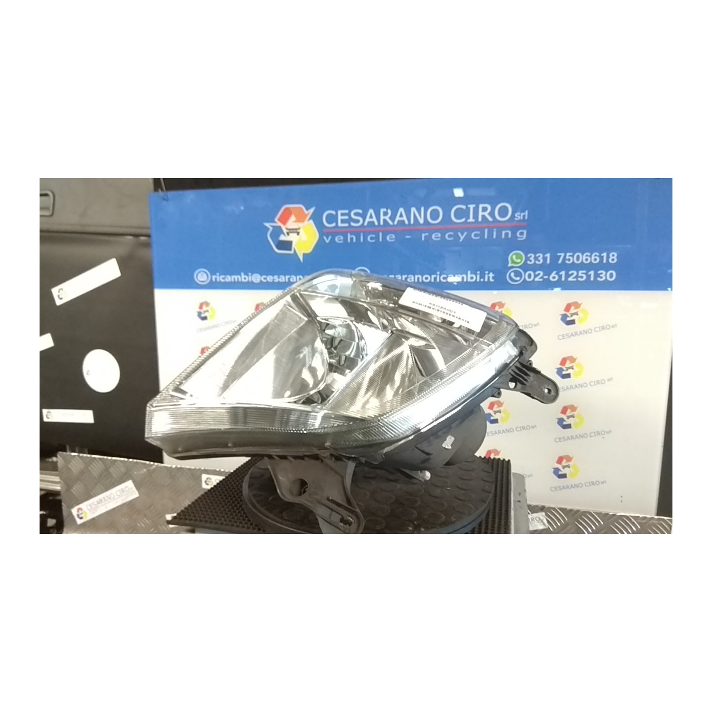 PROIETTORE DX. 040 OPEL MERIVA (X03) (03/03-12/10) Z16XE 93175365