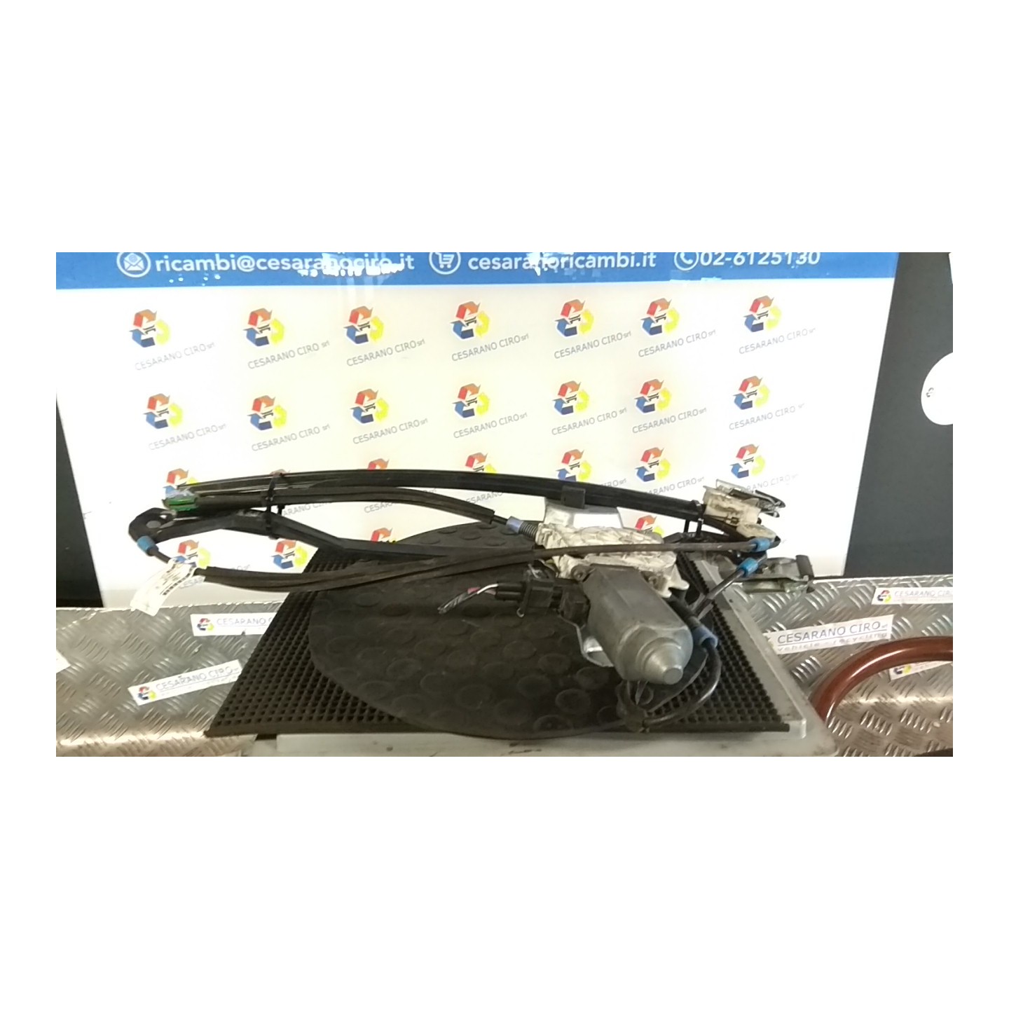 ALZACRISTALLO ELETTR. PORTA ANT. SX. 054 VOLKSWAGEN POLO 3A SERIE (11/94-09/01) AER 6N3837461