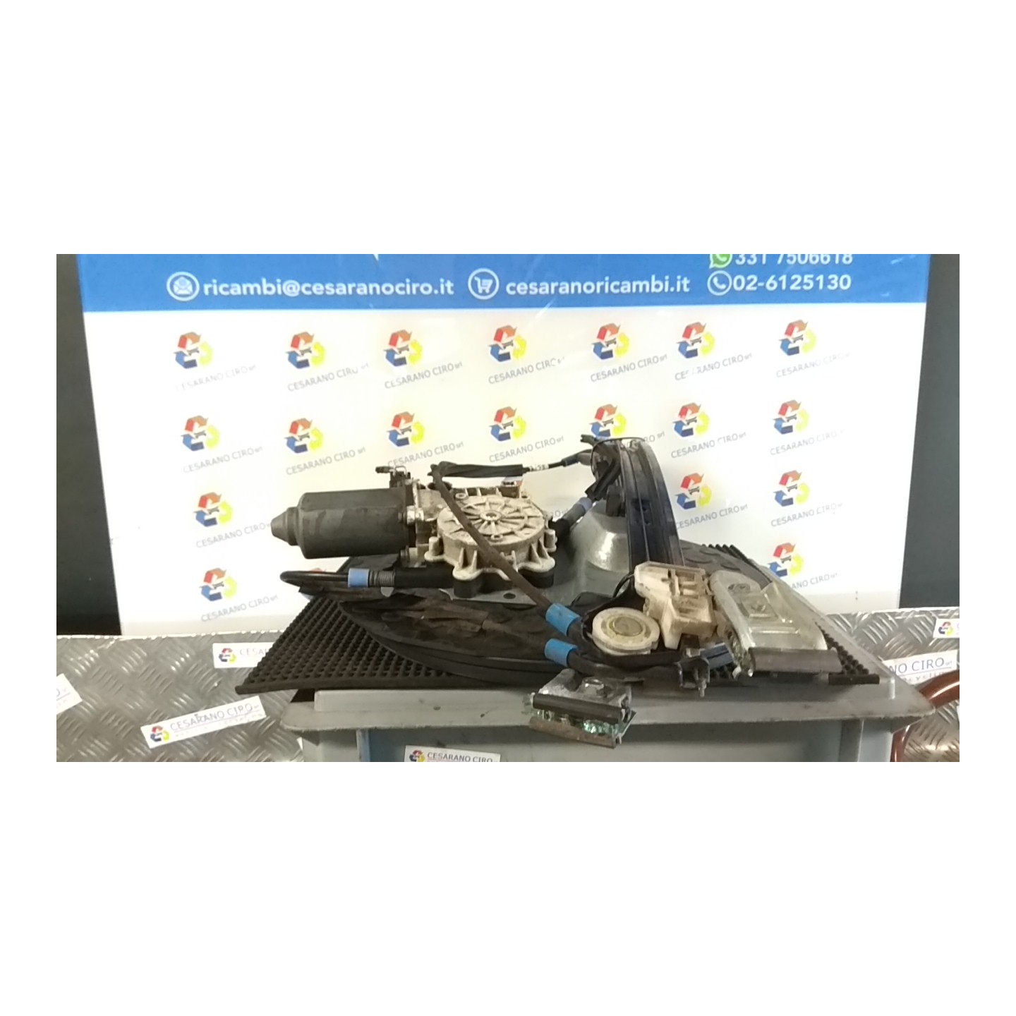ALZACRISTALLO ELETTR. PORTA ANT. SX. 054 VOLKSWAGEN POLO 3A SERIE (11/94-09/01) AER 6N3837461