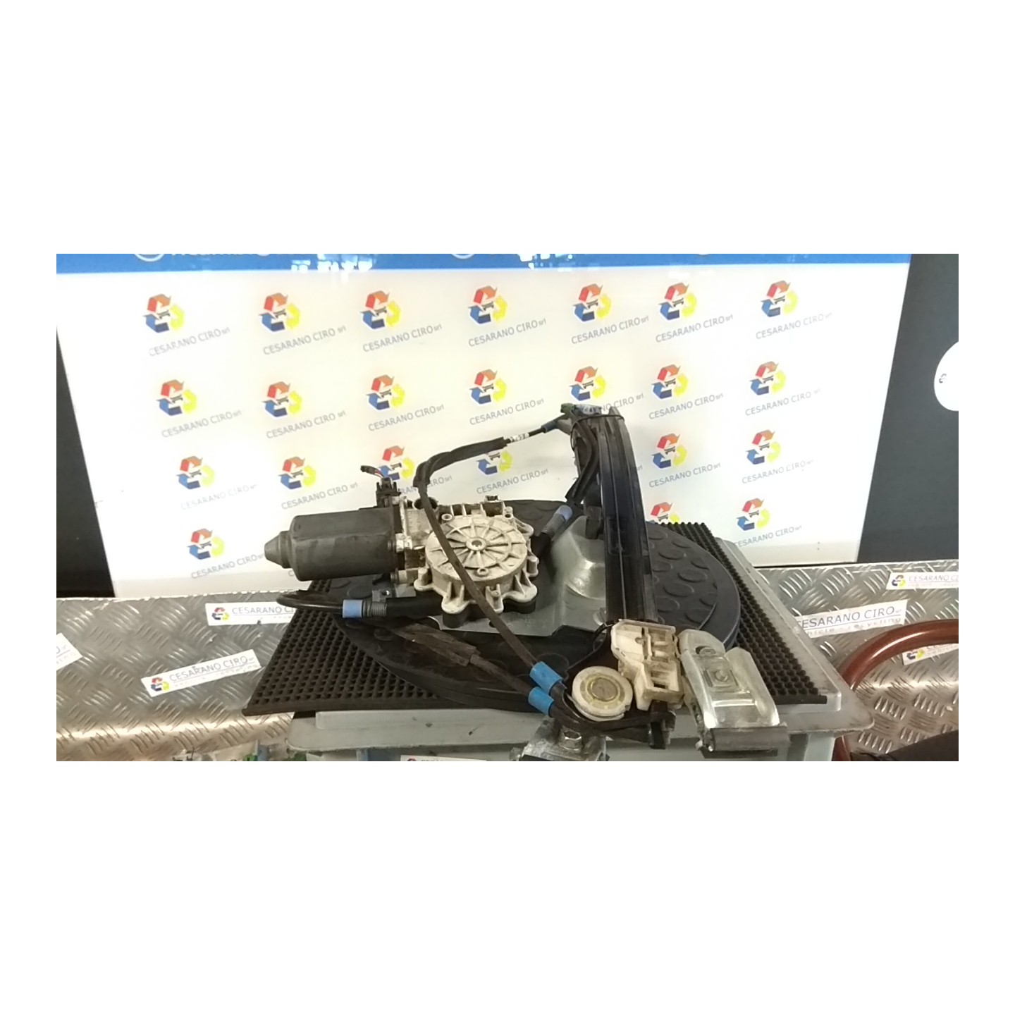ALZACRISTALLO ELETTR. PORTA ANT. SX. 054 VOLKSWAGEN POLO 3A SERIE (11/94-09/01) AER 6N3837461