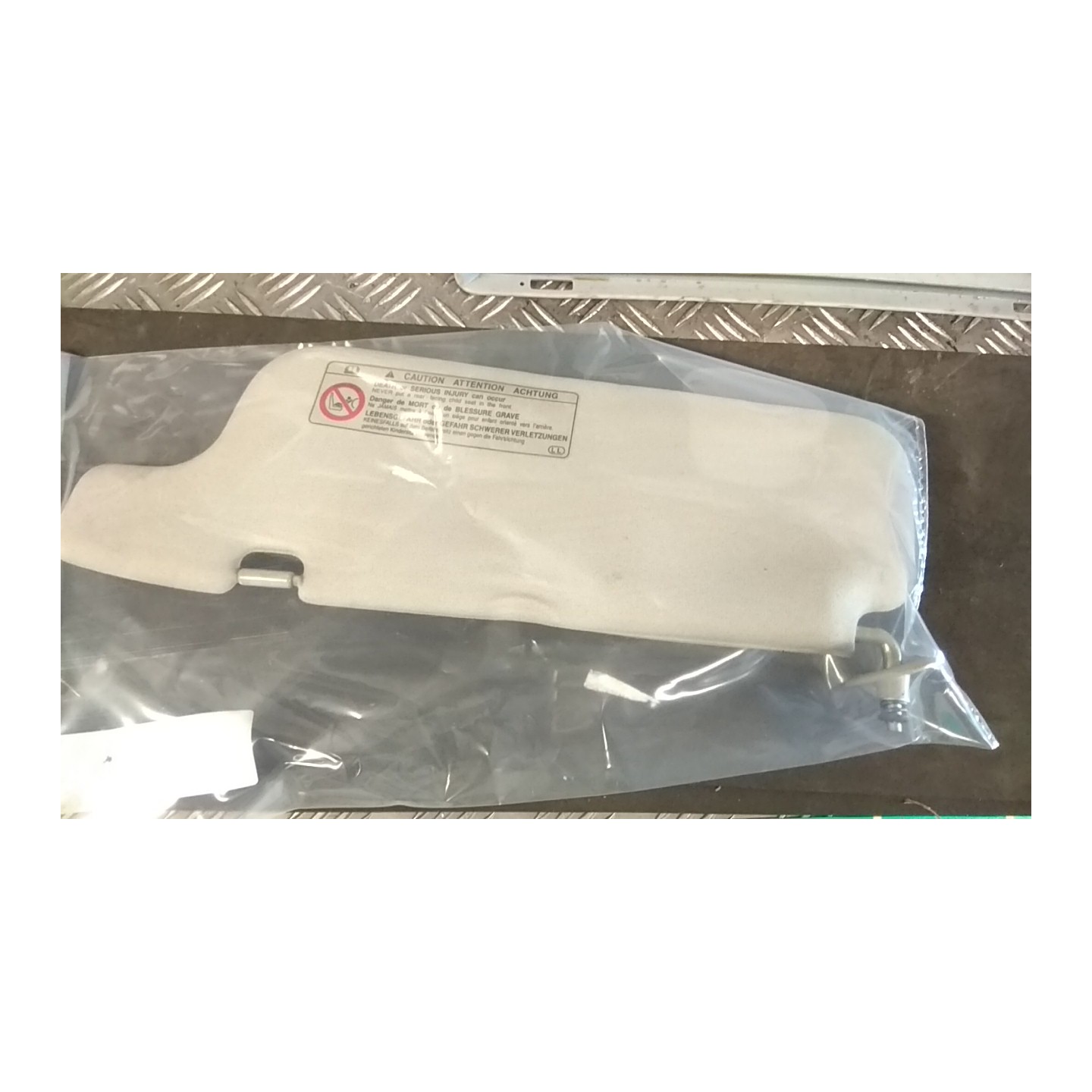 ALETTA PARASOLE PARABREZZA DX. 063 TOYOTA YARIS (03/99-11/05)     (JPP) 1NDTV 7431052041B0