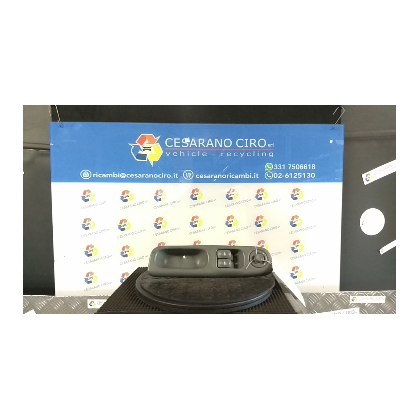 BLOCCO COMANDI ALZACRISTALLI E RETROVISORI EST. 067 RENAULT TWINGO 1A SERIE (08/98-09/07) D7FF7 NB3719019039001