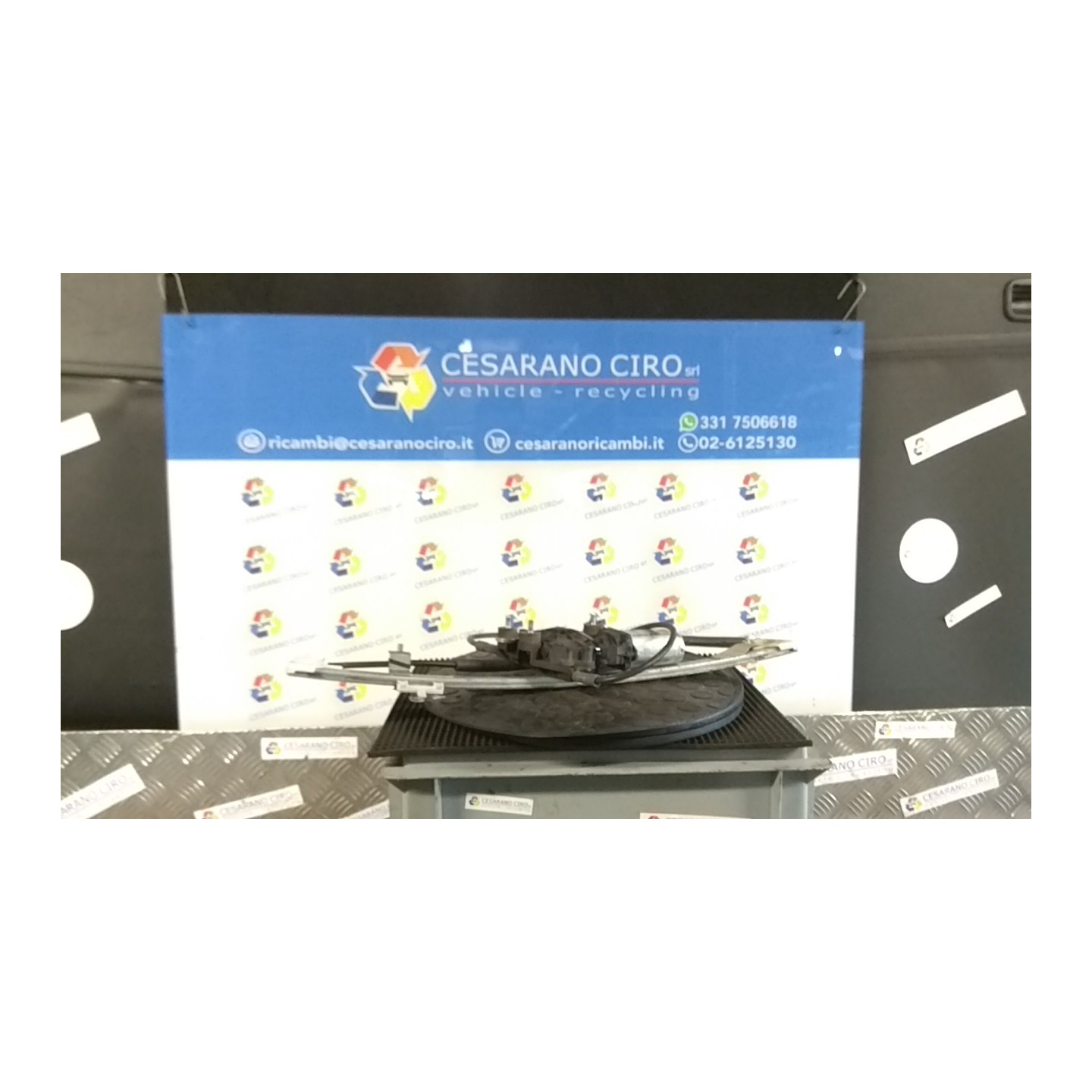 ALZACRISTALLO ELETTR. PORTA ANT. SX. 074 FIAT PUNTO 1A SERIE (11/93-10/99) 176A8000 46736435