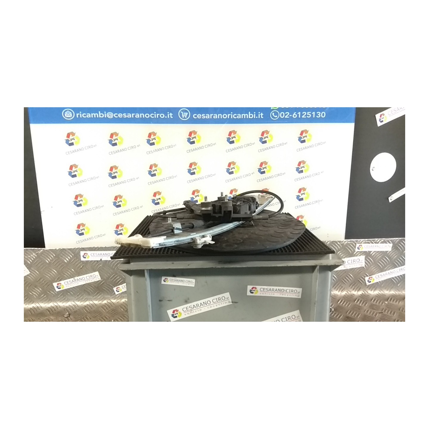 ALZACRISTALLO ELETTR. PORTA ANT. SX. 074 FIAT PUNTO 1A SERIE (11/93-10/99) 176A8000 46736435
