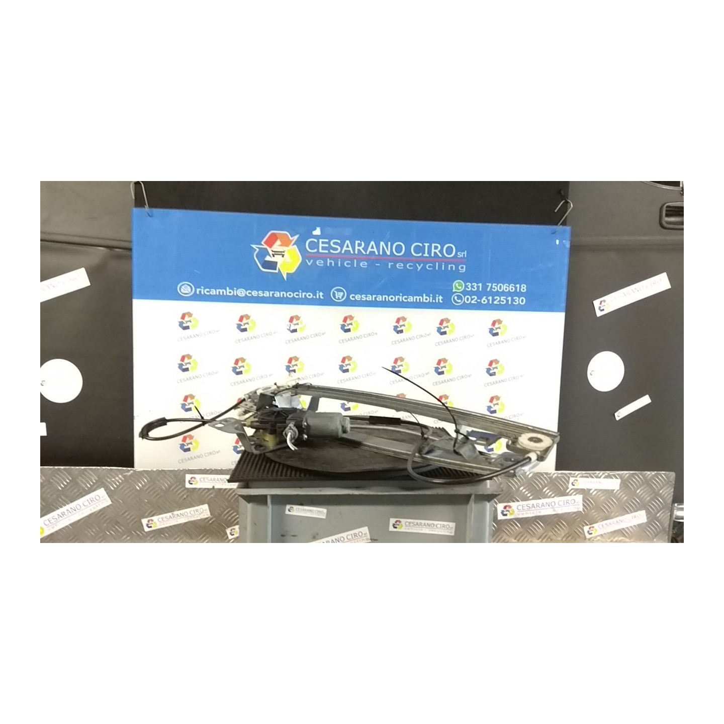 ALZACRISTALLO ELETTR. PORTA ANT. CON SX. 046 RENAULT KANGOO (01/08-) K9KD8 807213441R