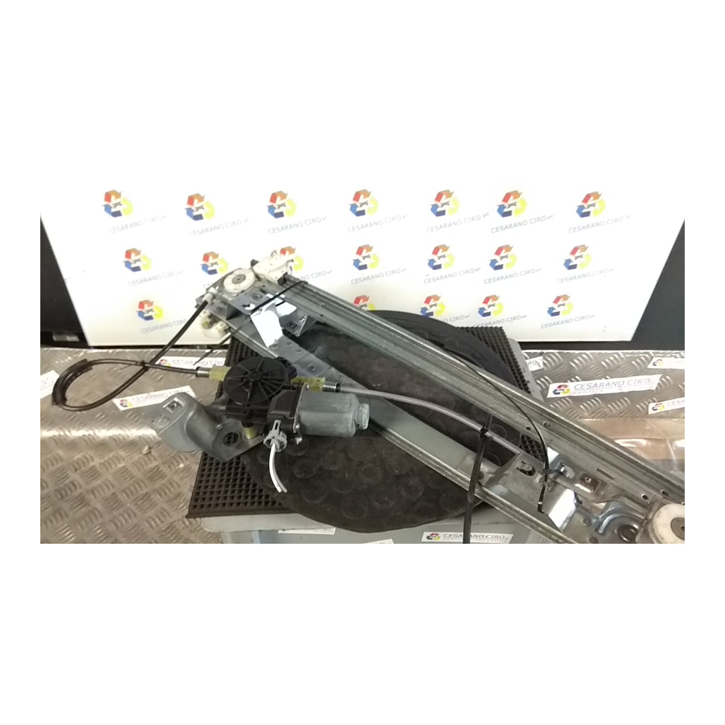 ALZACRISTALLO ELETTR. PORTA ANT. CON SX. 046 RENAULT KANGOO (01/08-) K9KD8 807213441R