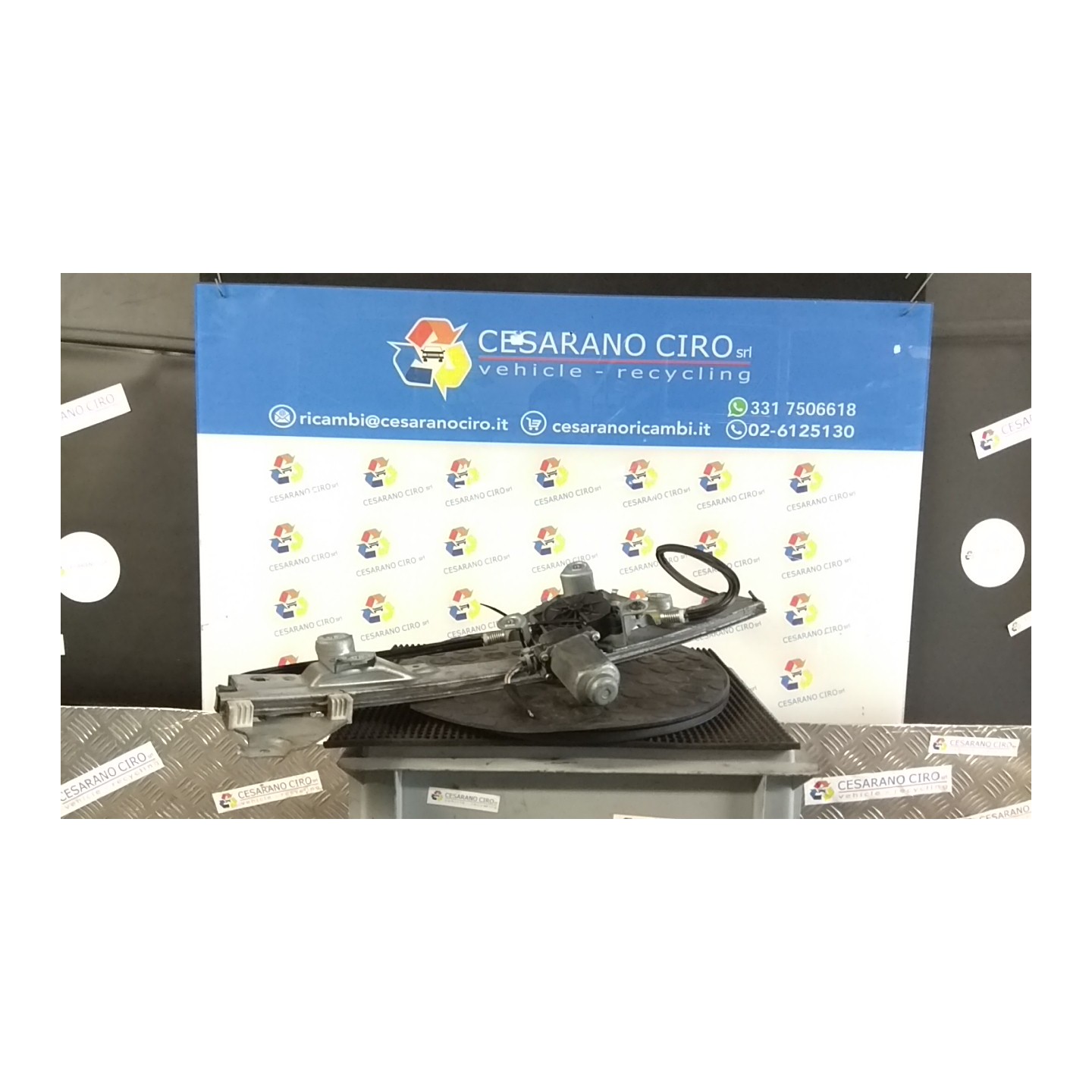 ALZACRISTALLO ELETTR. PORTA ANT. CON SX. 049 RENAULT TWINGO 2A SERIE (06/07-02/12) D7FA8 8200384743