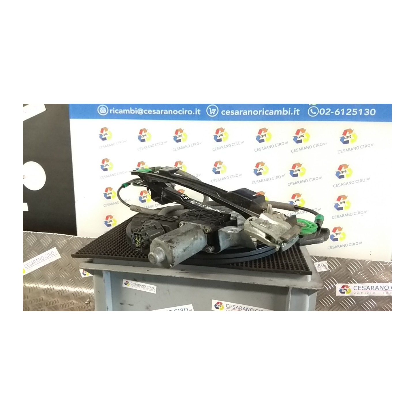 ALZACRISTALLO ELETTR. PORTA POST. C/ SX. 052 JAGUAR X-TYPE (02/01-05/10) XB C2S44895