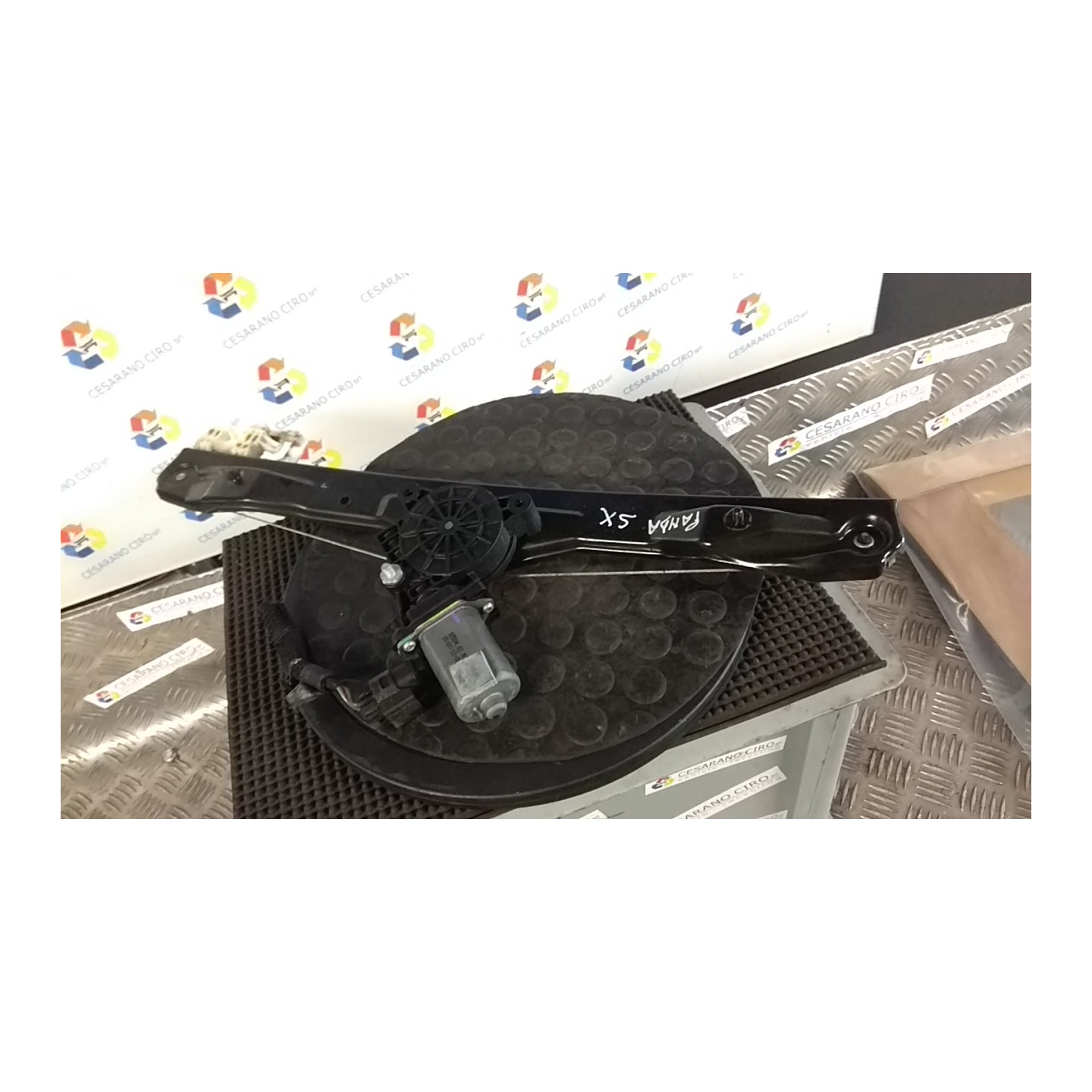 ALZACRISTALLO ELETTR. PORTA ANT. C/M SX. 054 FIAT PANDA (33) (12/11-04/17) 169A4000 51983617
