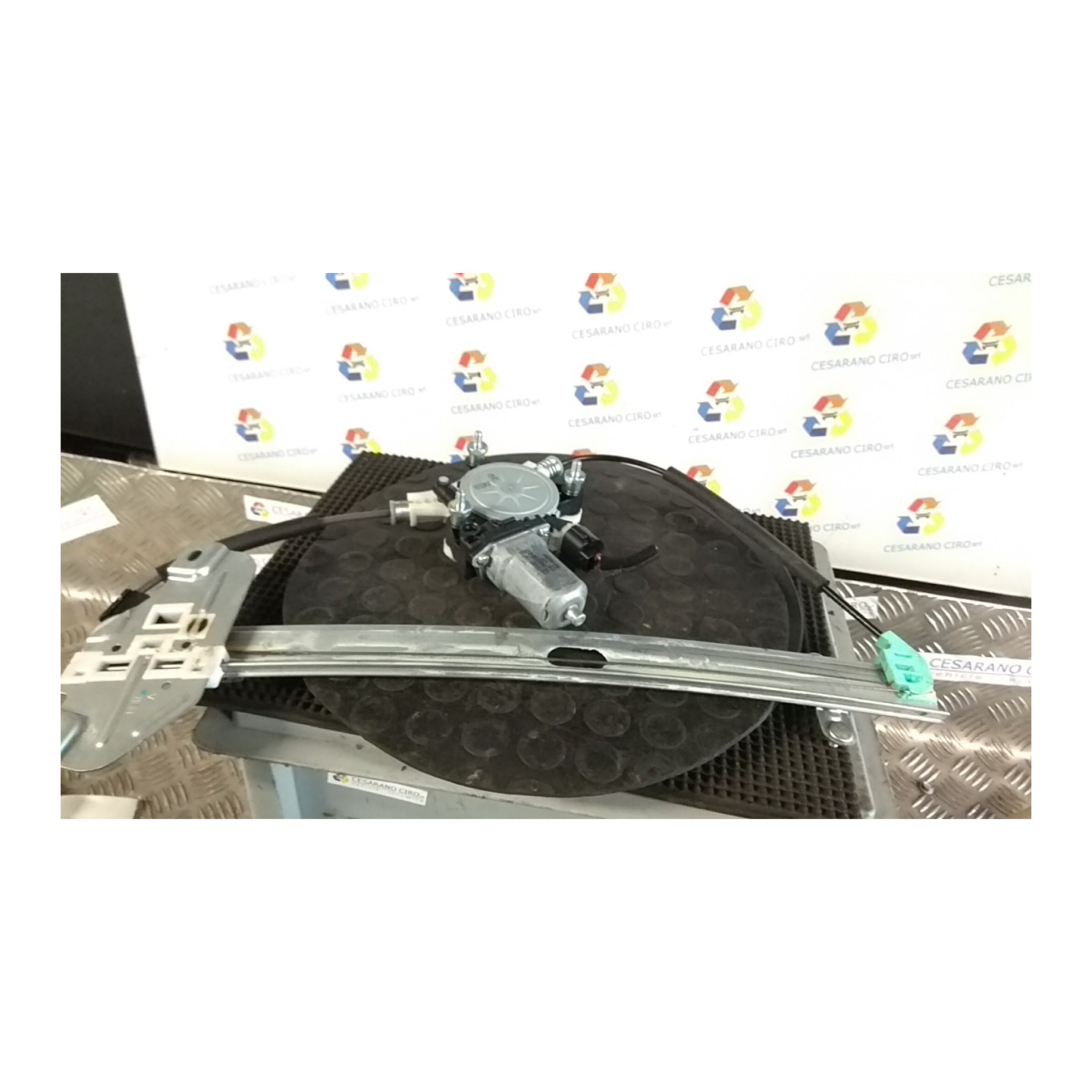 ALZACRISTALLO ELETTR. PORTA ANT. C/M DX. 060 KIA RIO 3A SERIE (01/15-) G4LA 824021W010
