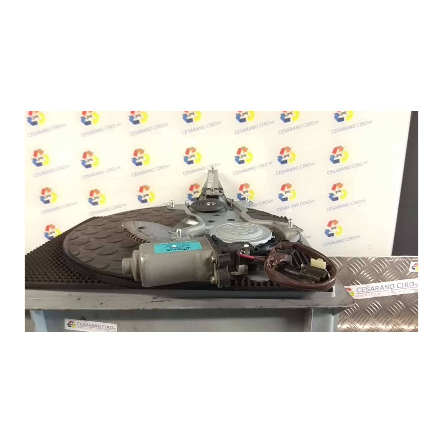 ALZACRISTALLO ELETTR. PORTA ANT. C/M DX. 066 KIA CARENS 1A SERIE (07/02-02/08) S6D 0K2FA58560C