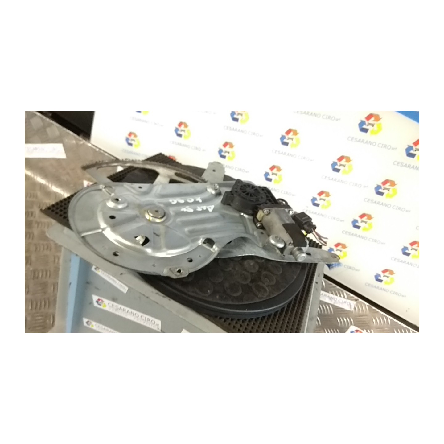 ALZACRISTALLO ELETTR. PORTA ANT. C/M SX. 067 VOLVO XC90 (08/02-) D5244T4 30784576