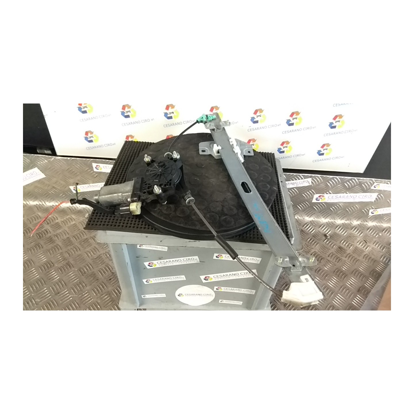ALZACRISTALLO ELETTR. PORTA ANT. C/V SX. 072 HYUNDAI ACCENT (04/06-12/09) G4EE 824010N010