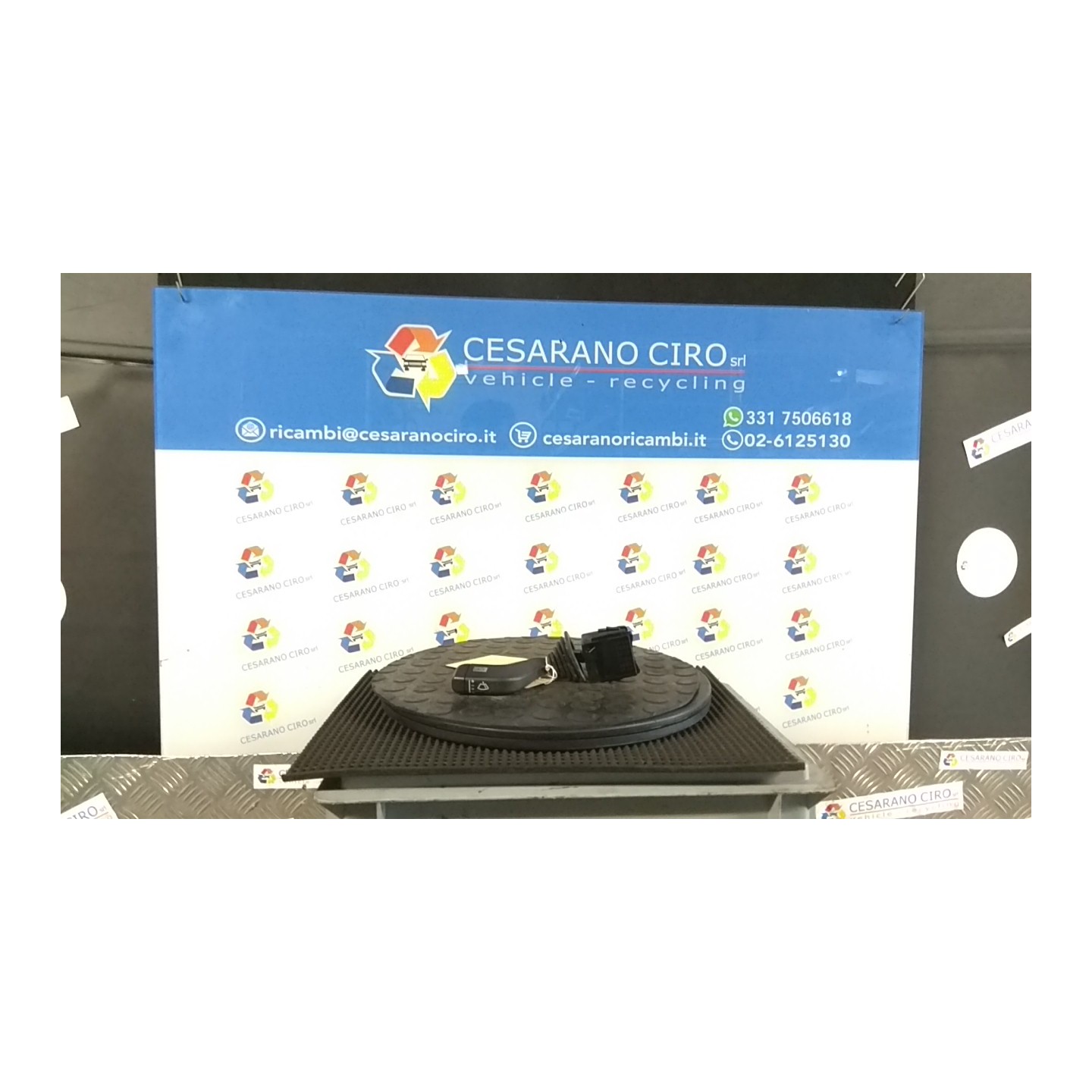 BLOCCO COMANDI TERGICRISTALLI C/TERGICRISTALLO POST. 083 OPEL CORSA (X01) (10/00-06/06) Z10XE 9185417