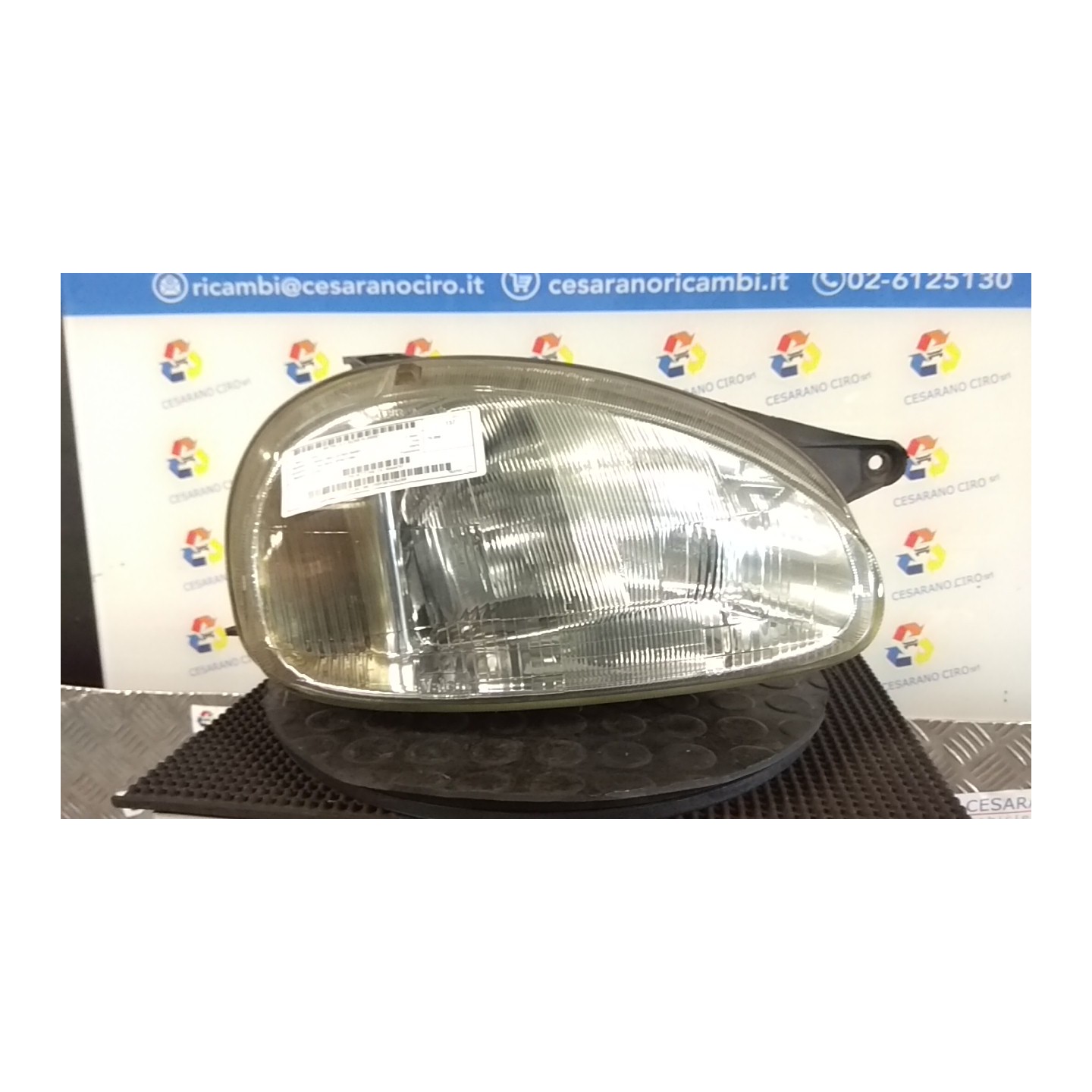 PROIETTORE DX. 001 OPEL CORSA (S93) (01/93-09/00) X12XE 90444787