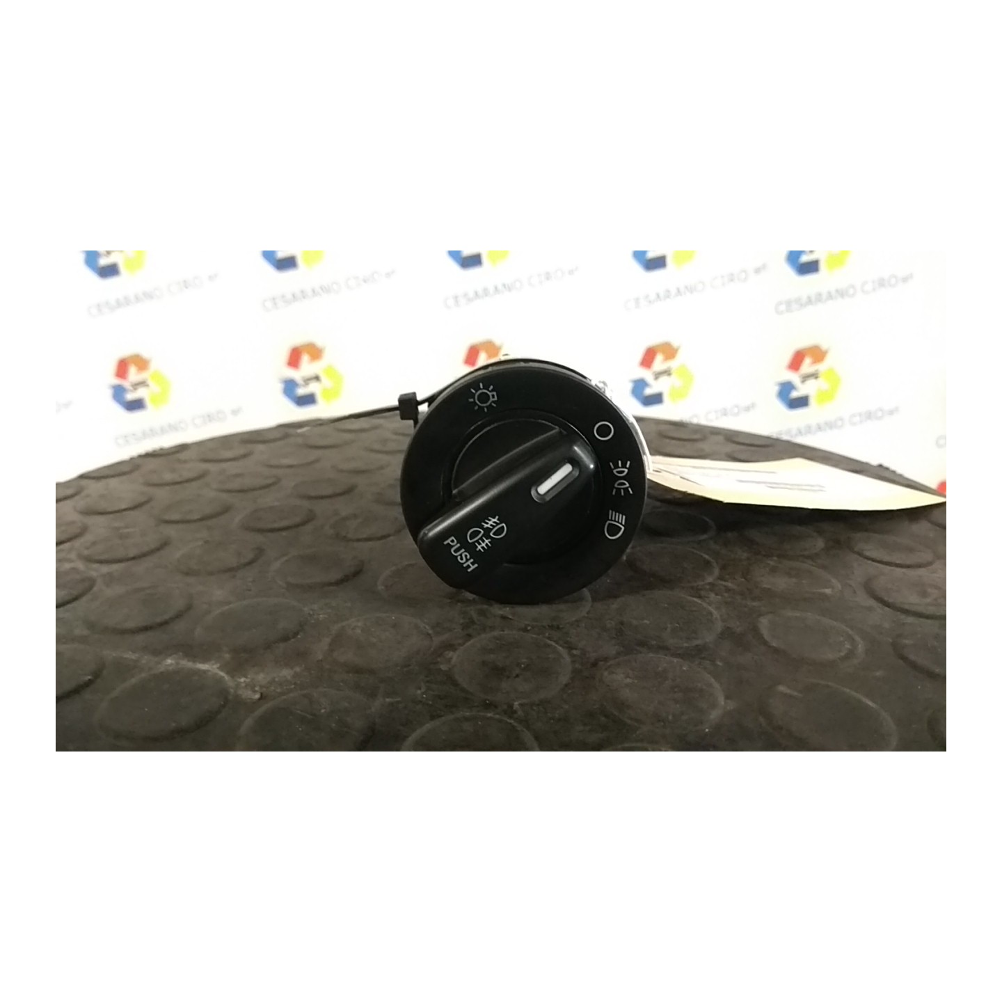 INTERRUTTORE BLOCCO COMANDO LUCI 037 FIAT FREEMONT (24) (04/11-) 939B5000 K68072003AC