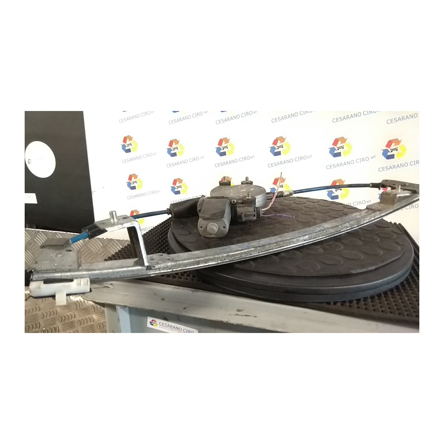 ALZACRISTALLO ELETTR. PORTA ANT. CON MOTORINO DX. 102 FIAT BRAVA (1V) (09/95-12/98) 182A3000 7770258