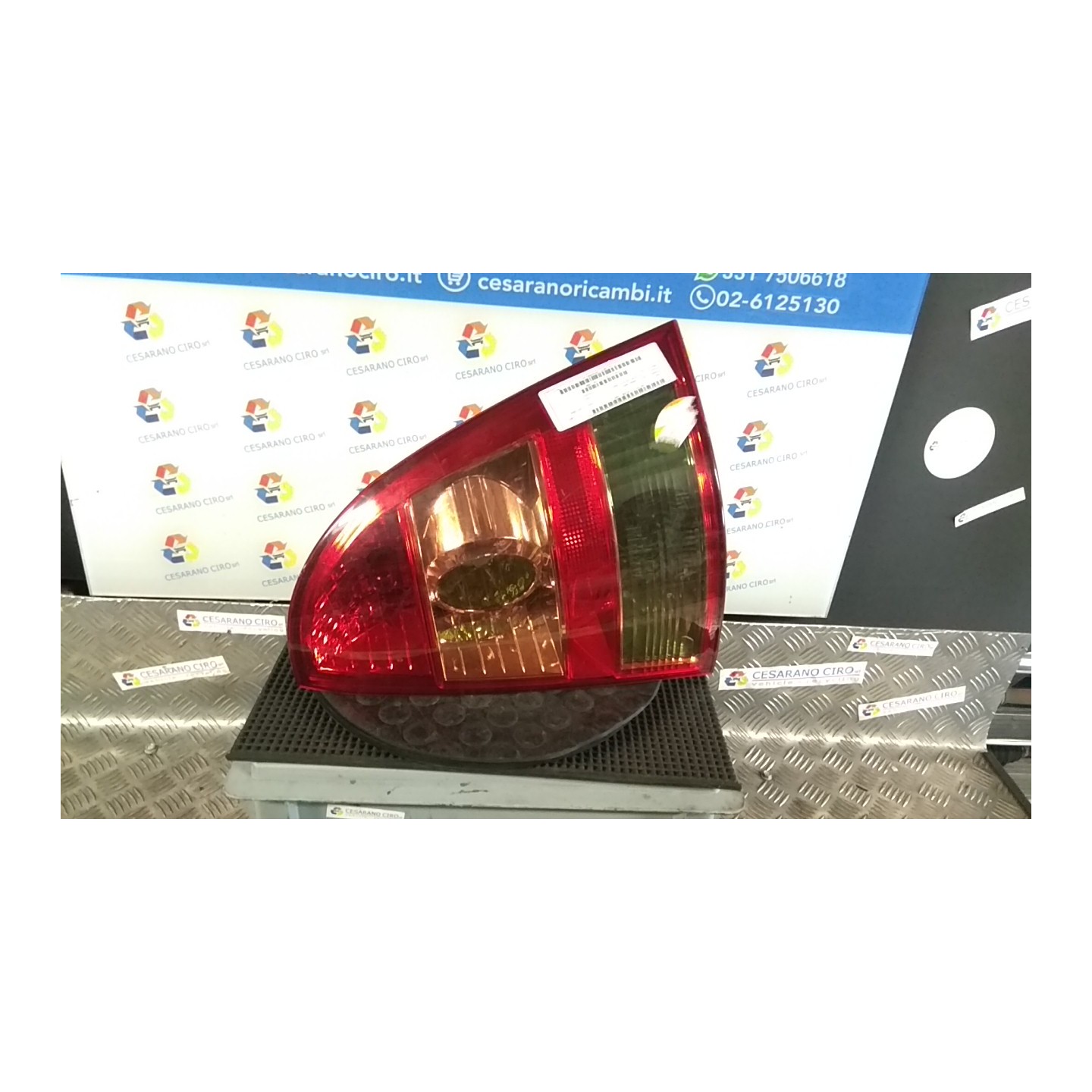 FANALE POST. DX. 112 TOYOTA COROLLA (09/04-09/07) 1NDTV 8155113460
