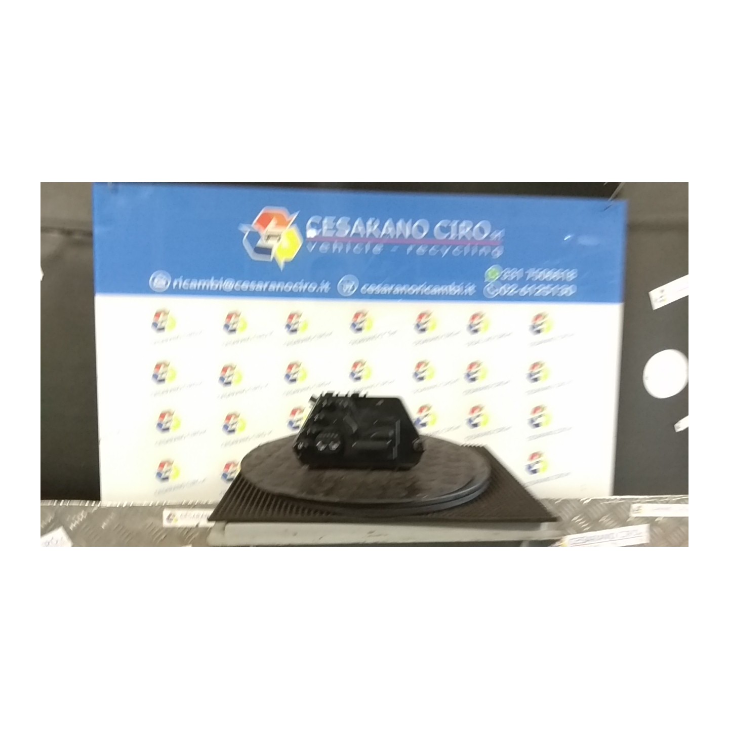 BLOCCO COMANDI REGOLAZIONE SEDILE ANT. SX 070 MERCEDES CLASSE S   (W/V220) 113966 NB6833000033003035056031SX