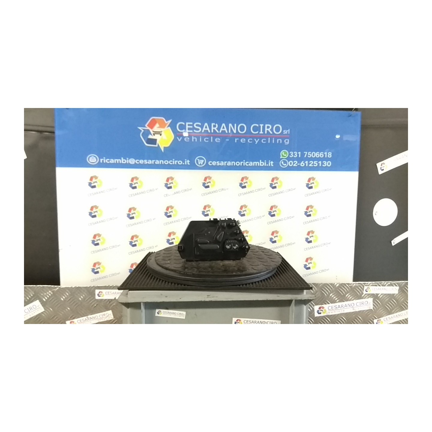 BLOCCO COMANDI REGOLAZIONE SEDILE ANT. DX 071 MERCEDES CLASSE S   (W/V220) 113966 NB6833000033003035056031DX