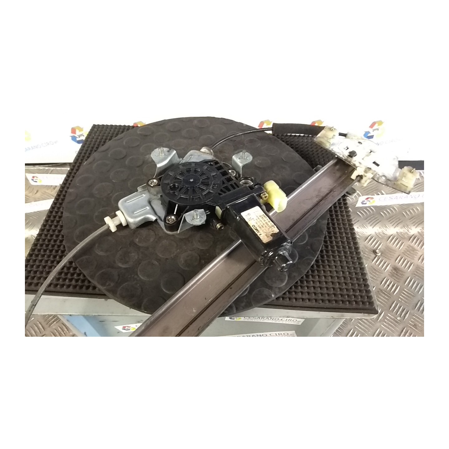 ALZACRISTALLO PORTA ANT. SX. 045 HYUNDAI GETZ (07/02-12/09) G4EA 824011C000