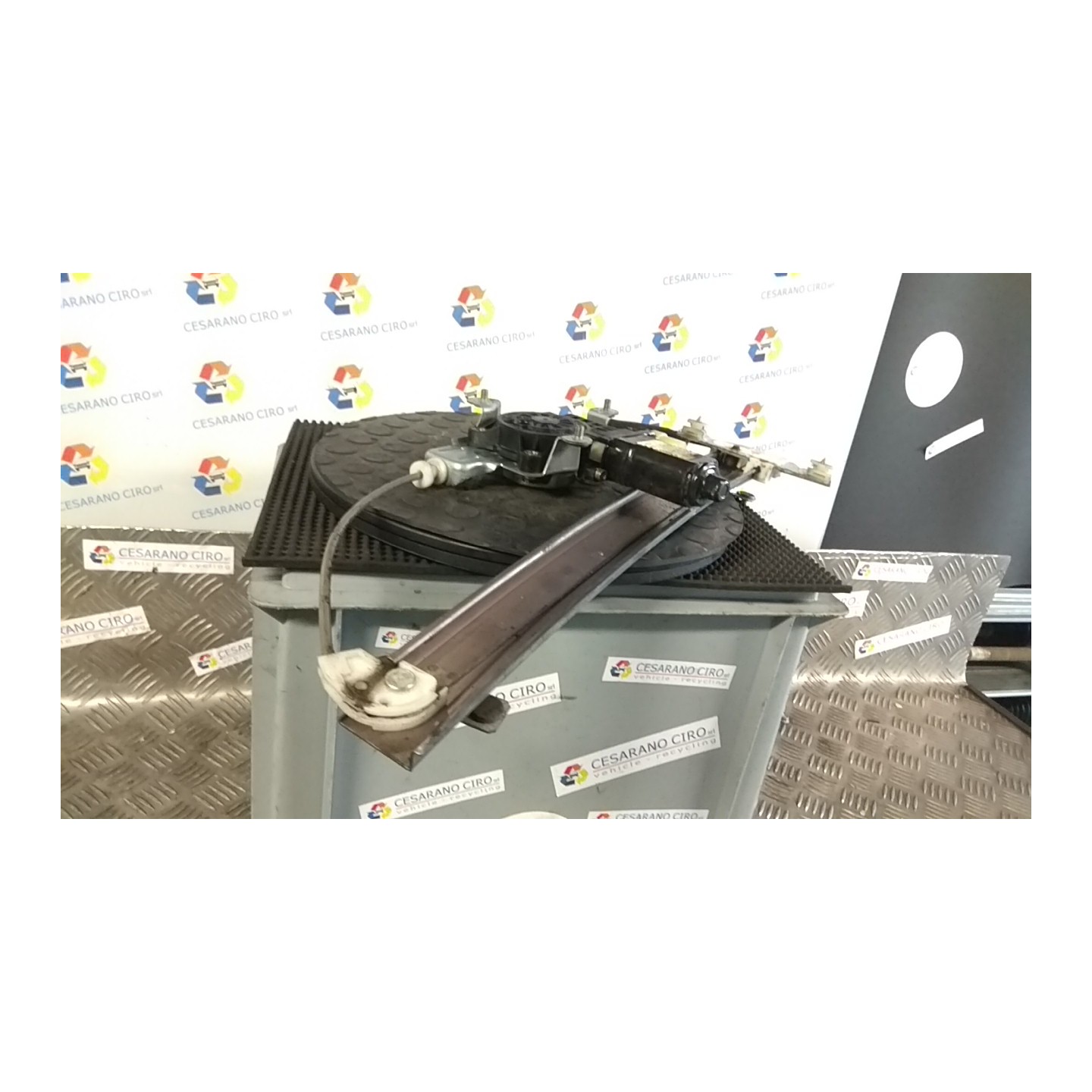 ALZACRISTALLO PORTA ANT. SX. 045 HYUNDAI GETZ (07/02-12/09) G4EA 824011C000