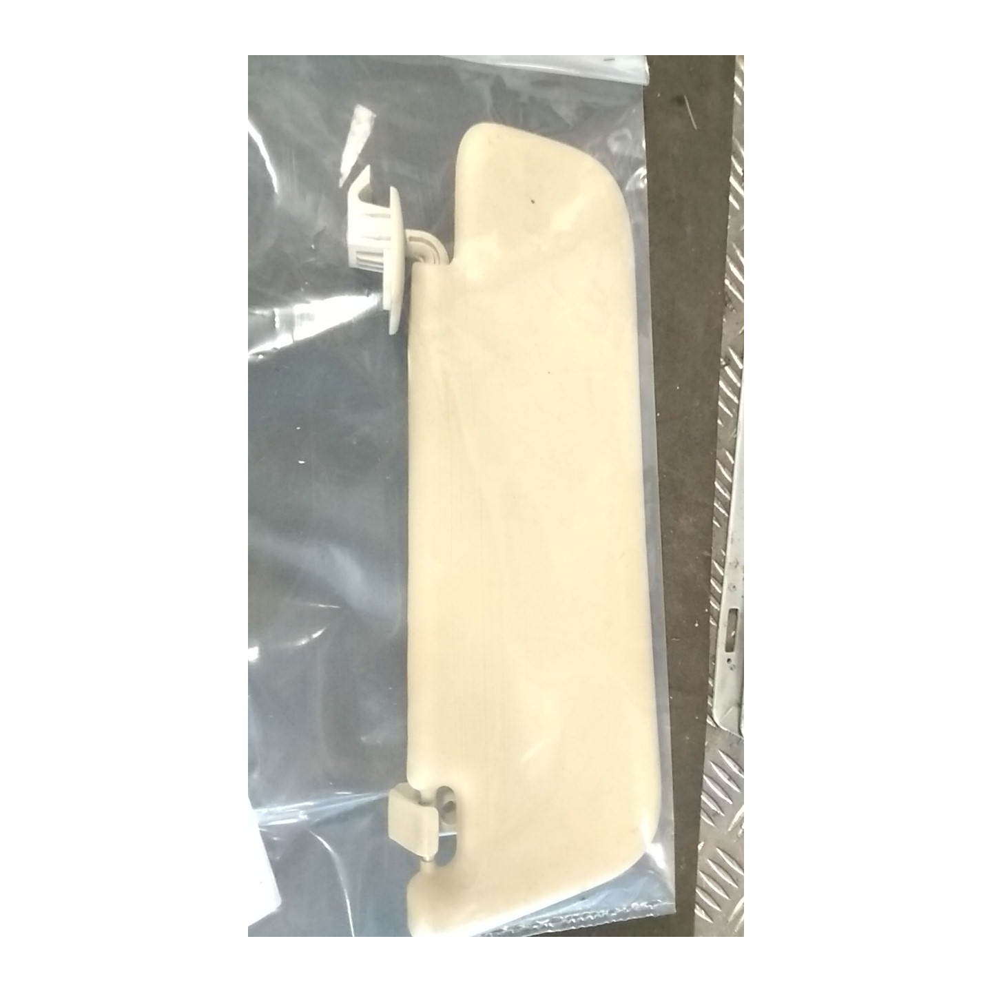 ALETTA PARASOLE PARABREZZA LL1, LL2, SX. 057 FIAT 500 (3P) (07/07-01/15) 169A1000 735643362