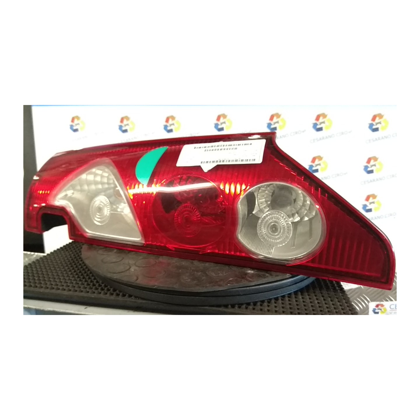 FANALE POST. PER PORTE BATTENTI DX. 172 RENAULT KANGOO (01/08-) K4MG8 8200419952