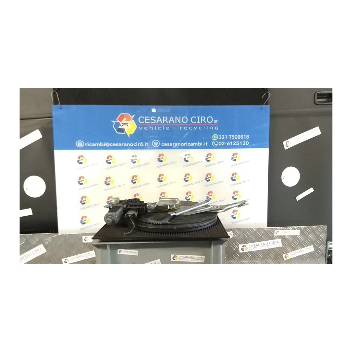 ALZACRISTALLO ELETTR. PORTA ANT. DX. 083 OPEL ASTRA (A04) (01/04-03/11) Z19DT 93178696