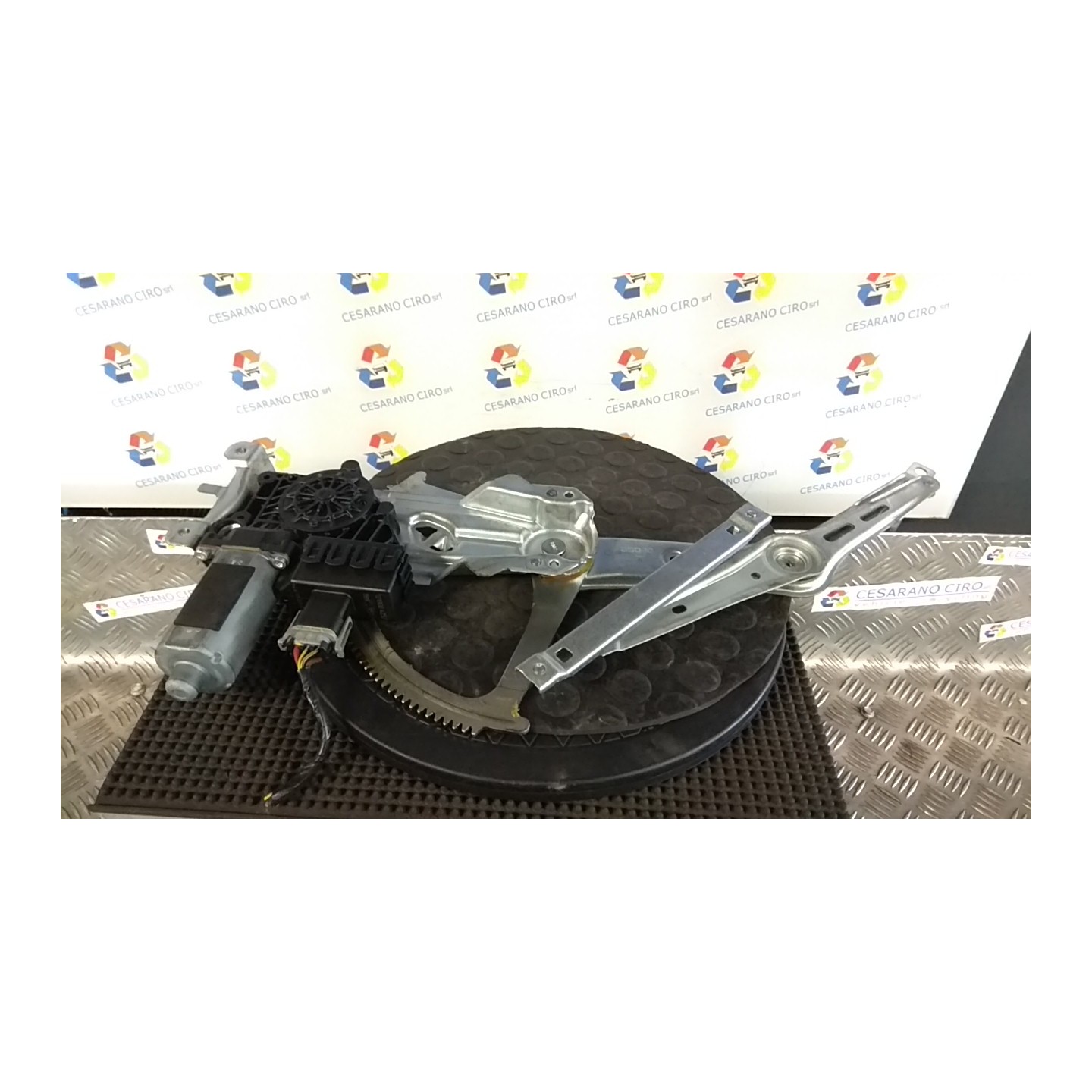 ALZACRISTALLO ELETTR. PORTA ANT. DX. 083 OPEL ASTRA (A04) (01/04-03/11) Z19DT 93178696