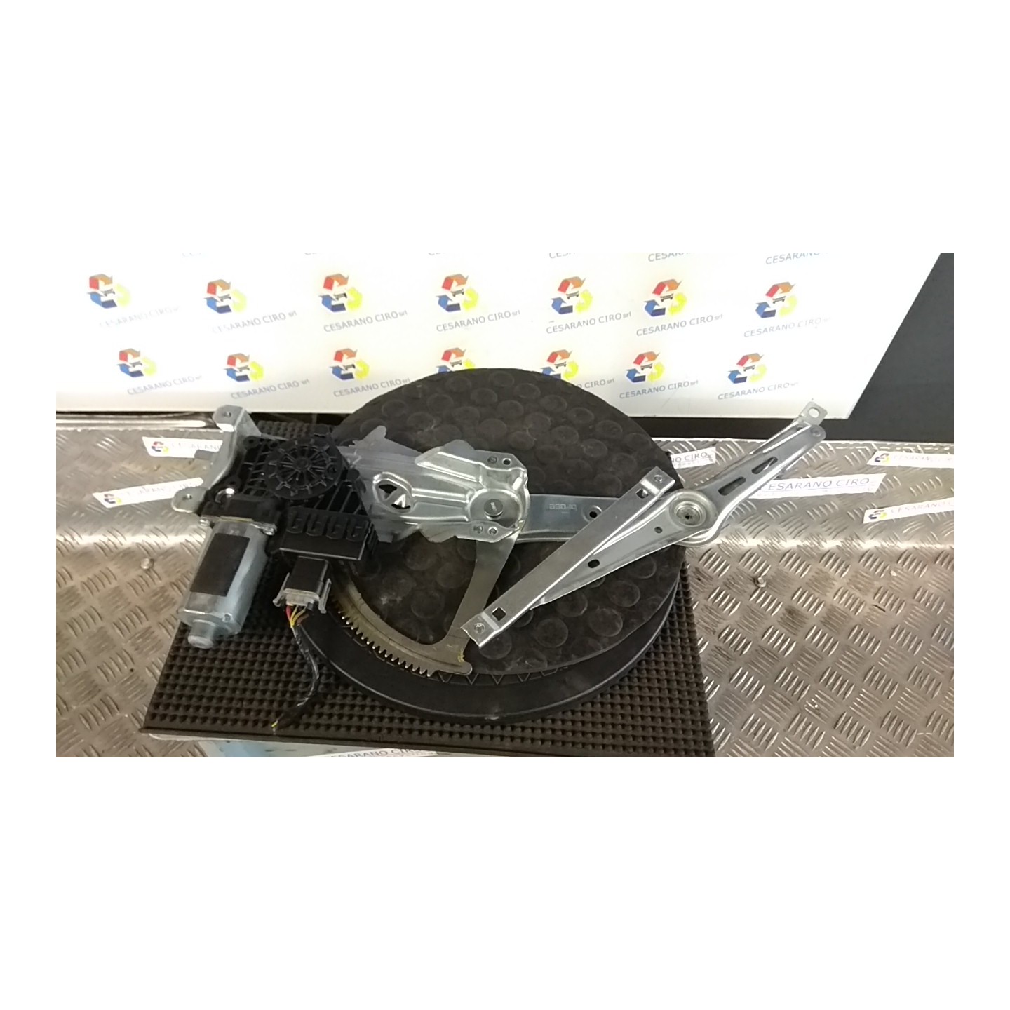 ALZACRISTALLO ELETTR. PORTA ANT. DX. 083 OPEL ASTRA (A04) (01/04-03/11) Z19DT 93178696