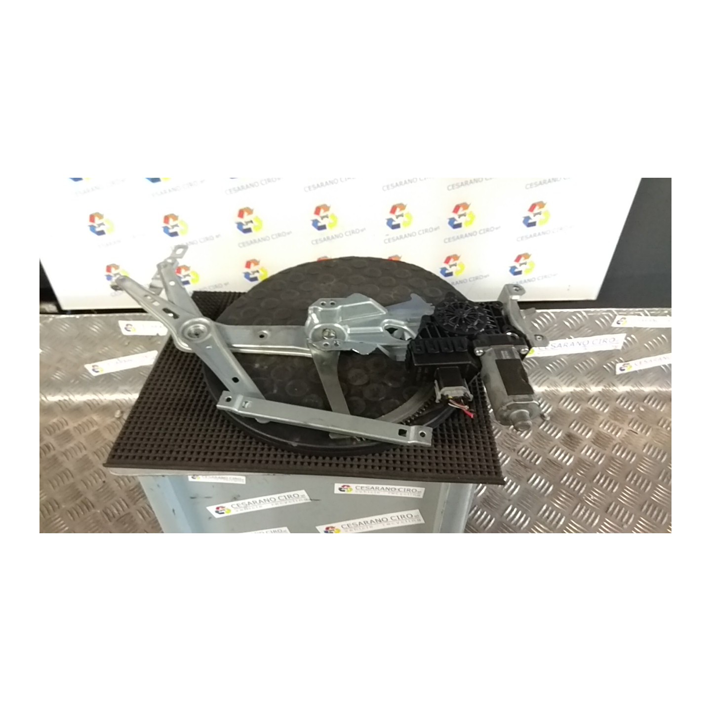 ALZACRISTALLO ELETTR. PORTA ANT. SX. 084 OPEL ASTRA (A04) (01/04-03/11) Z19DT 93178695