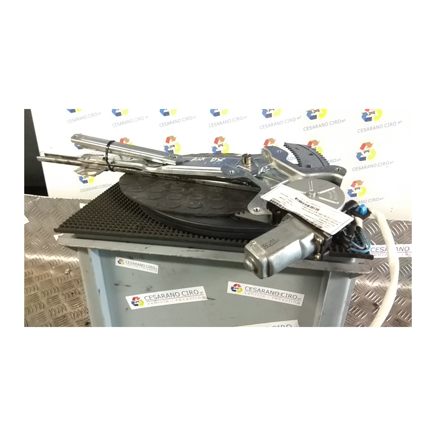 ALZACRISTALLO ELETTR. PORTA ANT. DX. 021 HONDA HR-V 1A SERIE (01/99-02/06) D16W1 72211S4N003