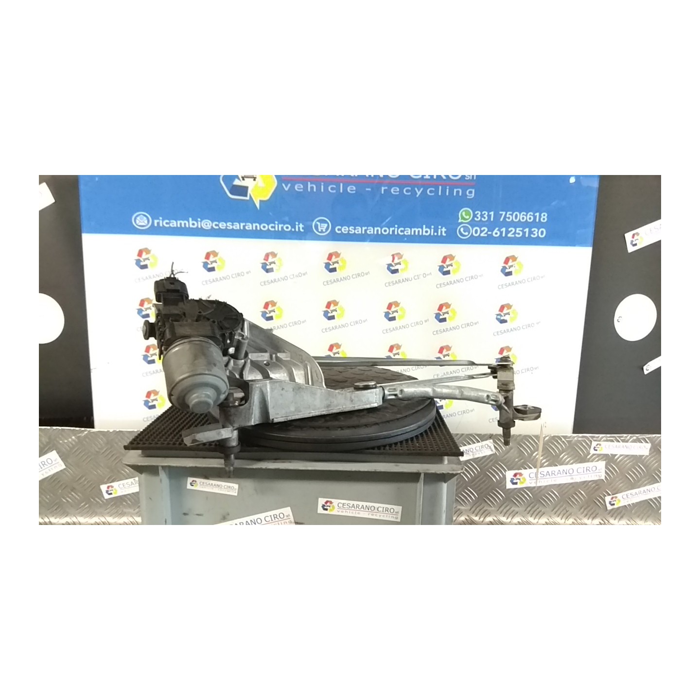 MECCANISMO TERGIPARABREZZA CON MOTORINO 042 FORD FIESTA (CCN) (11/12-) XUJB NB3753007055032