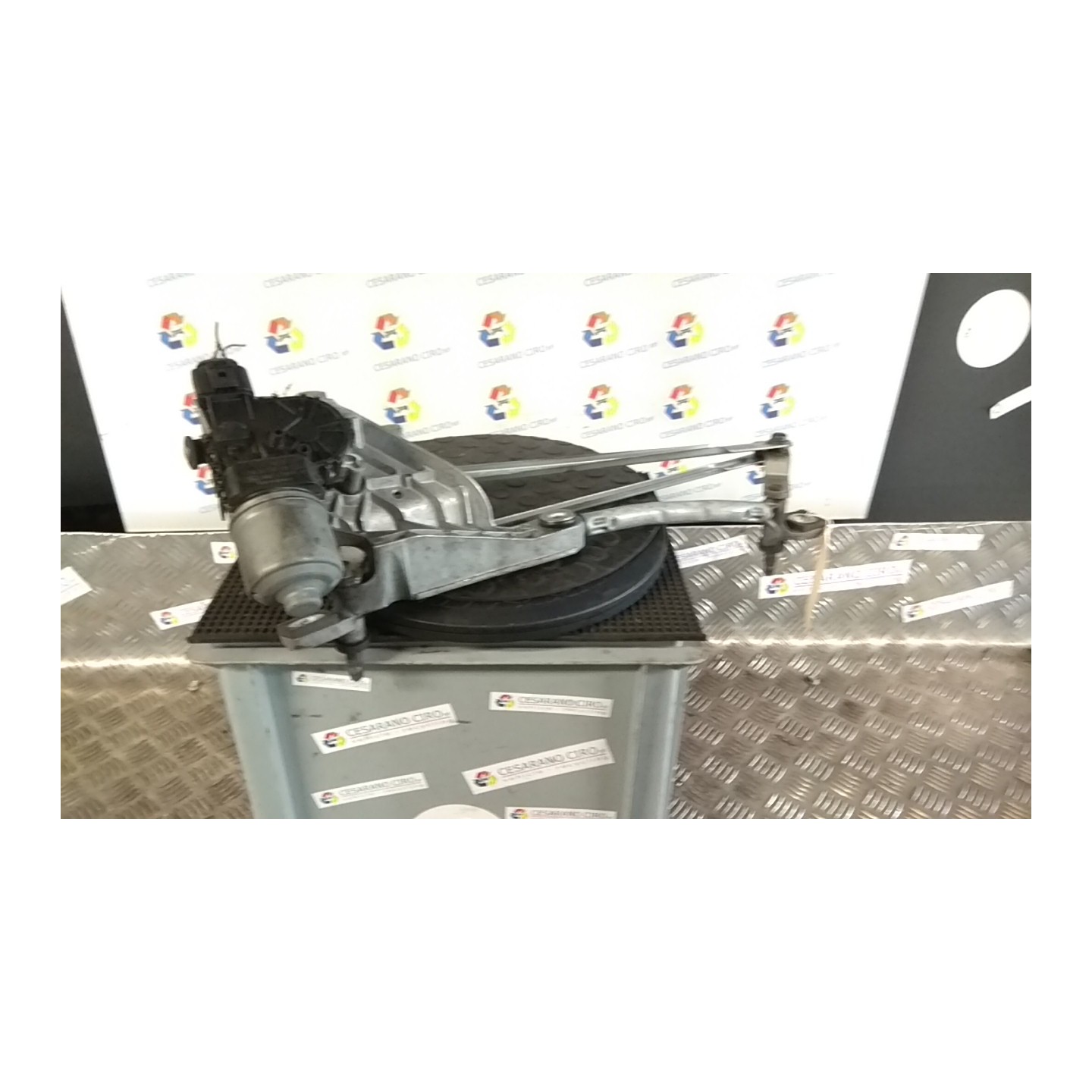 MECCANISMO TERGIPARABREZZA CON MOTORINO 042 FORD FIESTA (CCN) (11/12-) XUJB NB3753007055032
