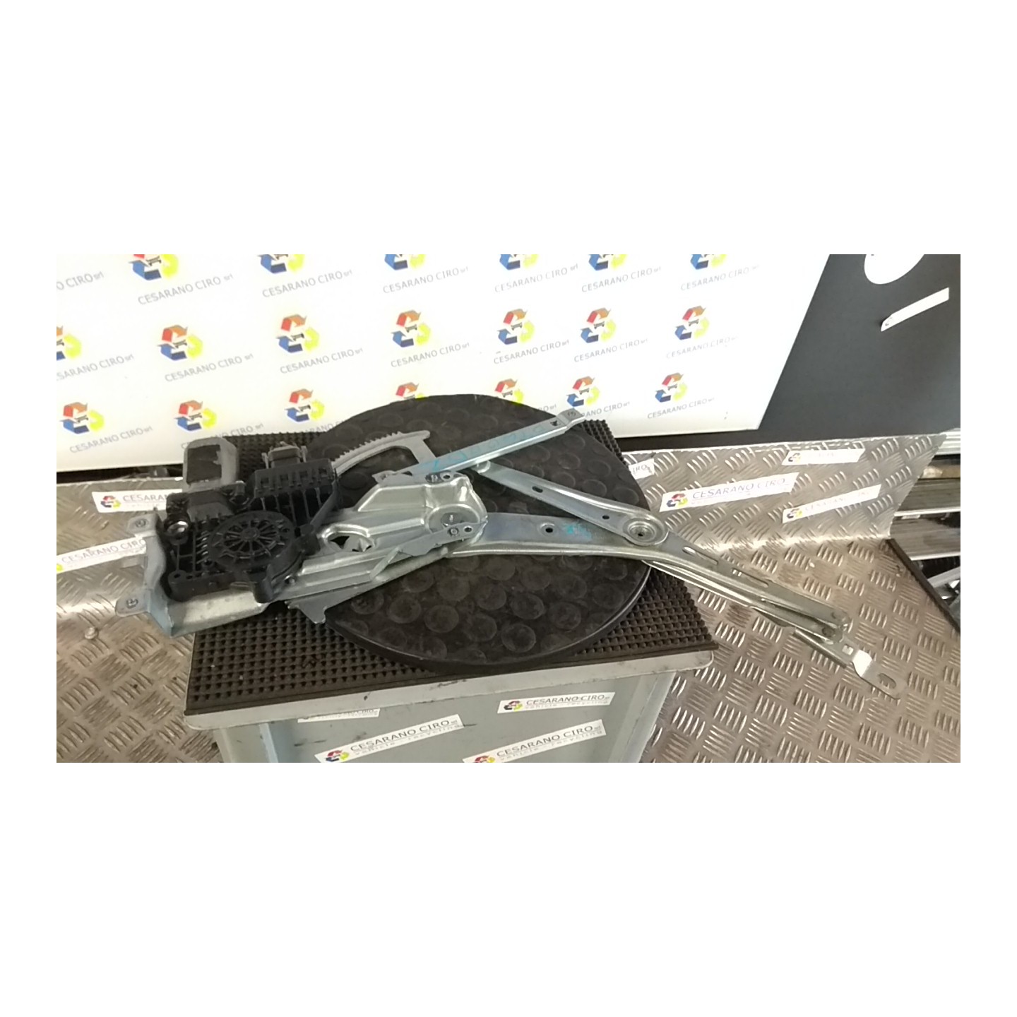 ALZACRISTALLO ELETTR. PORTA ANT. SX. 052 OPEL ASTRA (A04) (01/04-03/11) Z17DTR 93178695