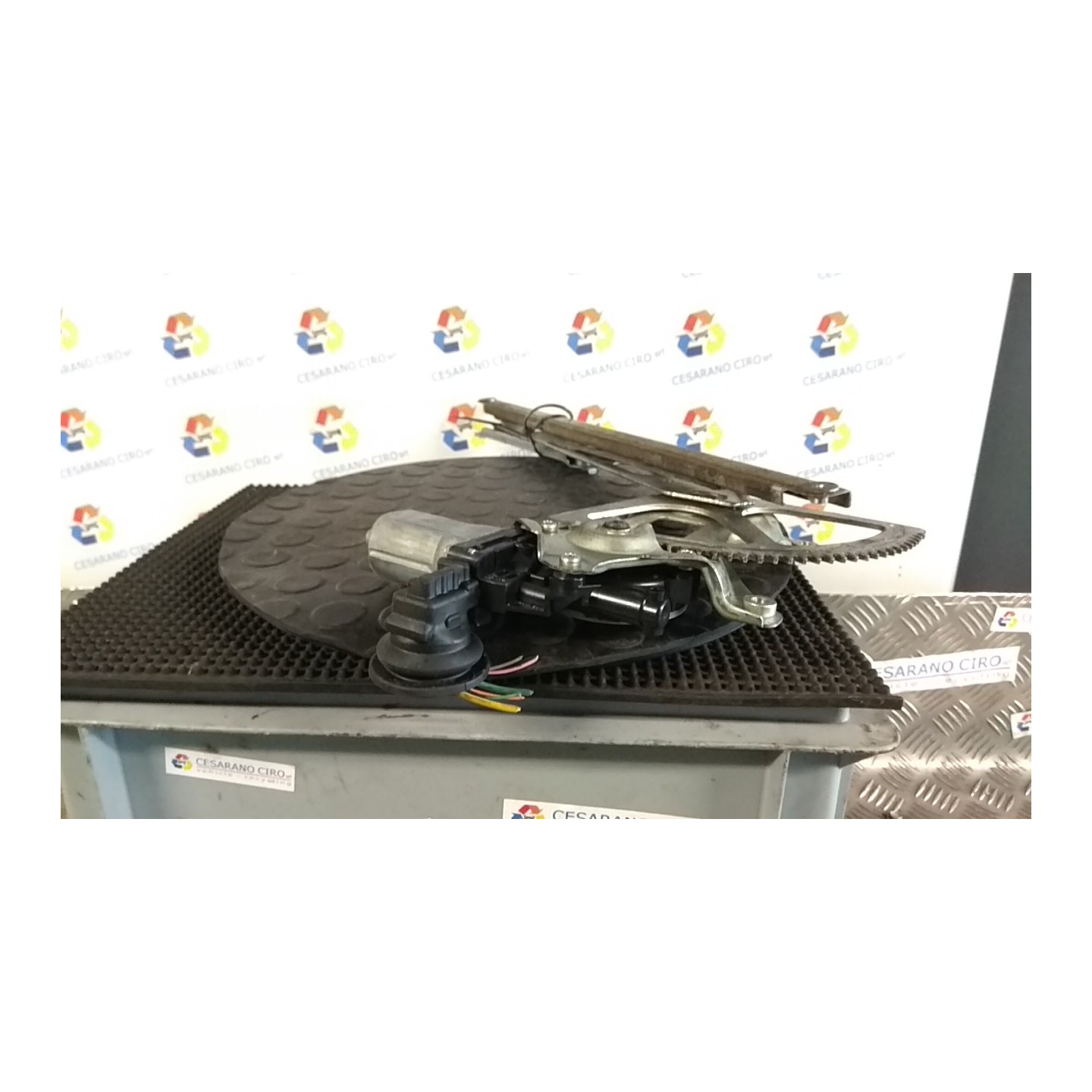 ALZACRISTALLO ELETTR. PORTA ANT. SX. 173 TOYOTA PRIUS 2A SERIE (02/04-06/10) 1NZFXE 6980252070
